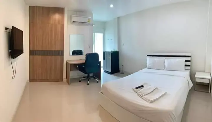 Bed in Privacy Residence Lopburi