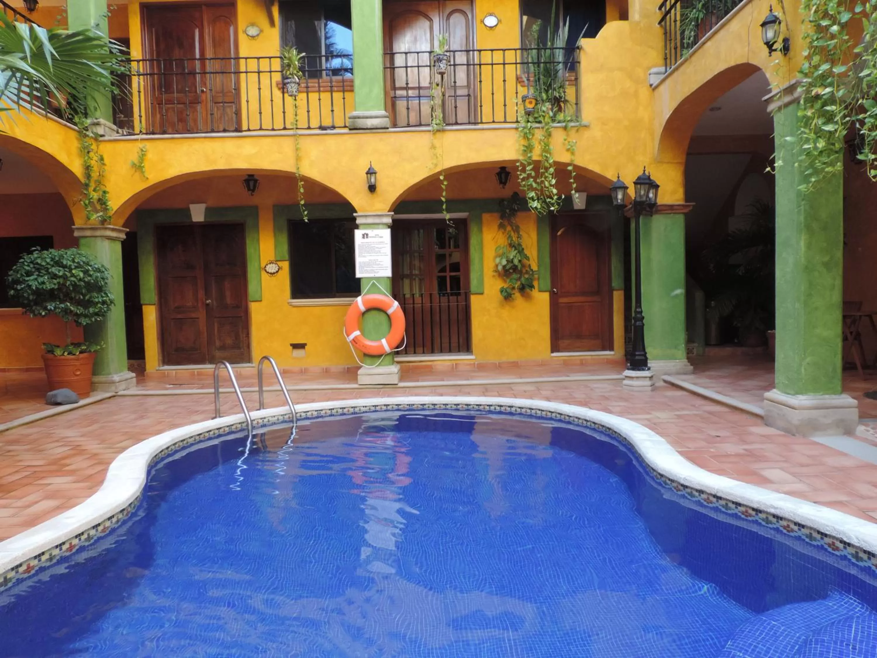 Swimming pool in Hacienda Del Caribe Hotel
