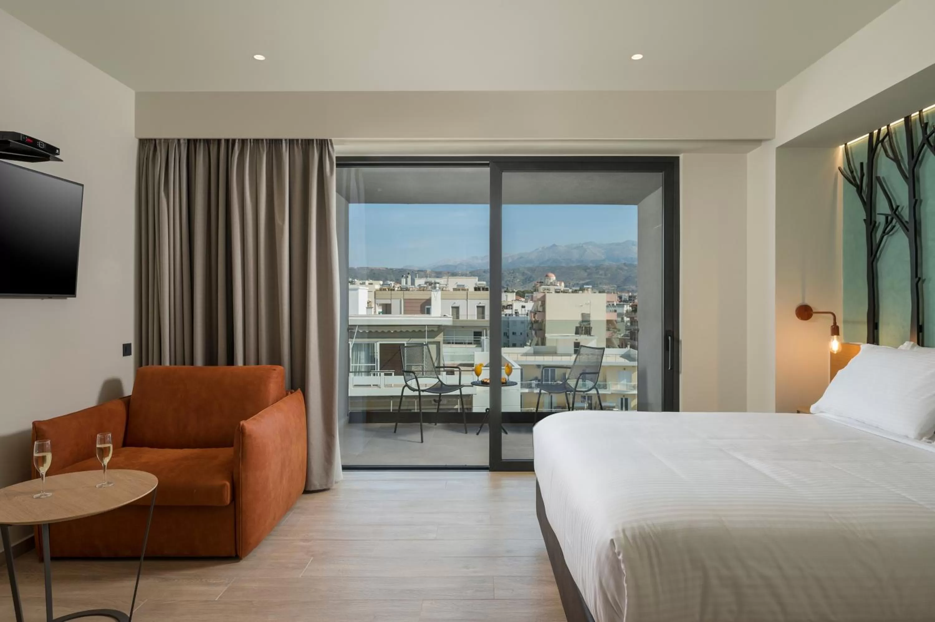 Photo of the whole room, Bed in Hyperion City Hotel & Spa