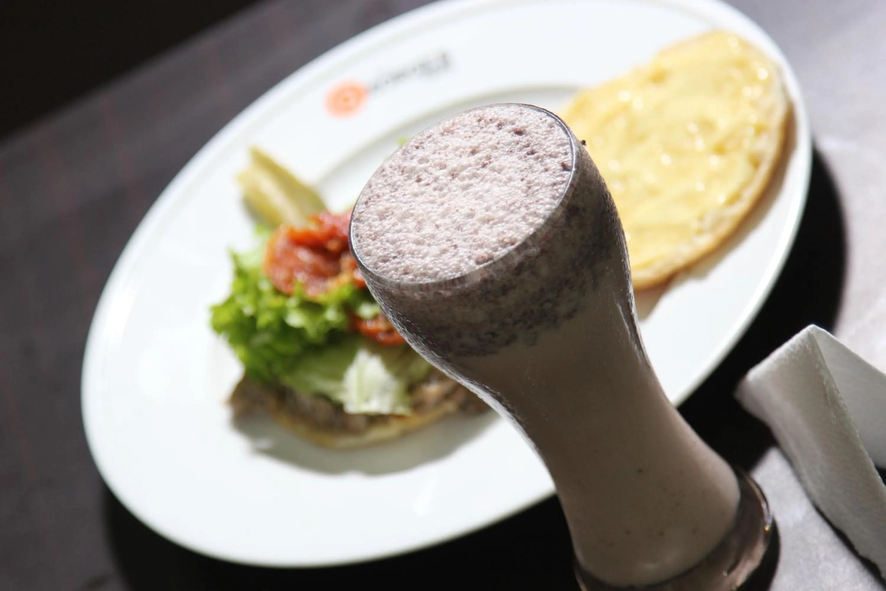 Food and drinks in Richmond Hotel & Suites