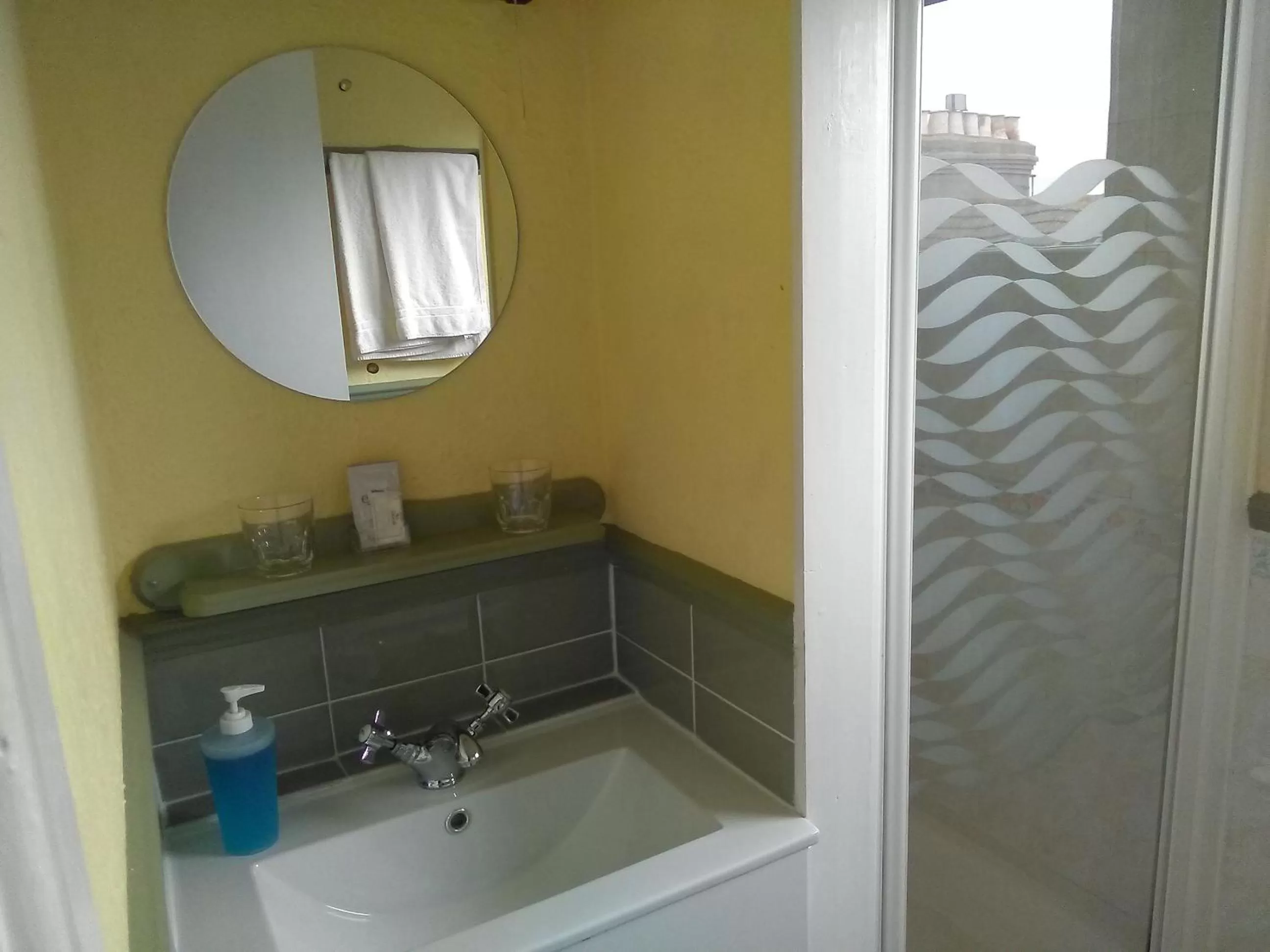 Bathroom in The Iverna