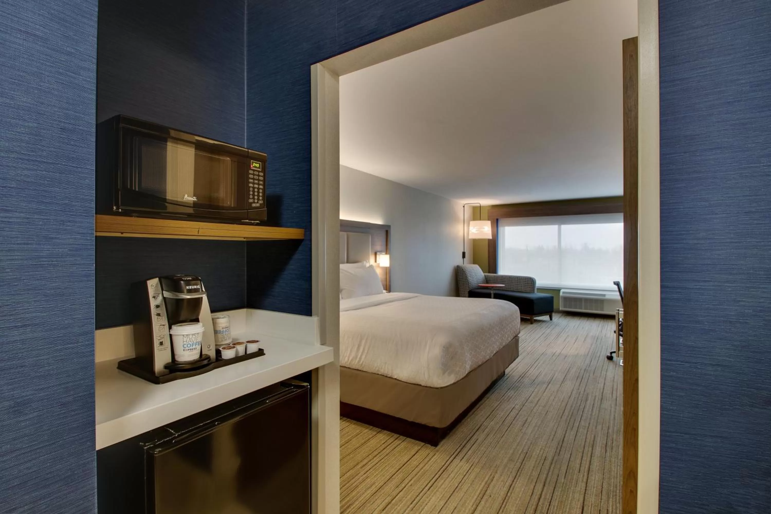 Photo of the whole room, Bed in Holiday Inn Express & Suites Mt Sterling North by IHG