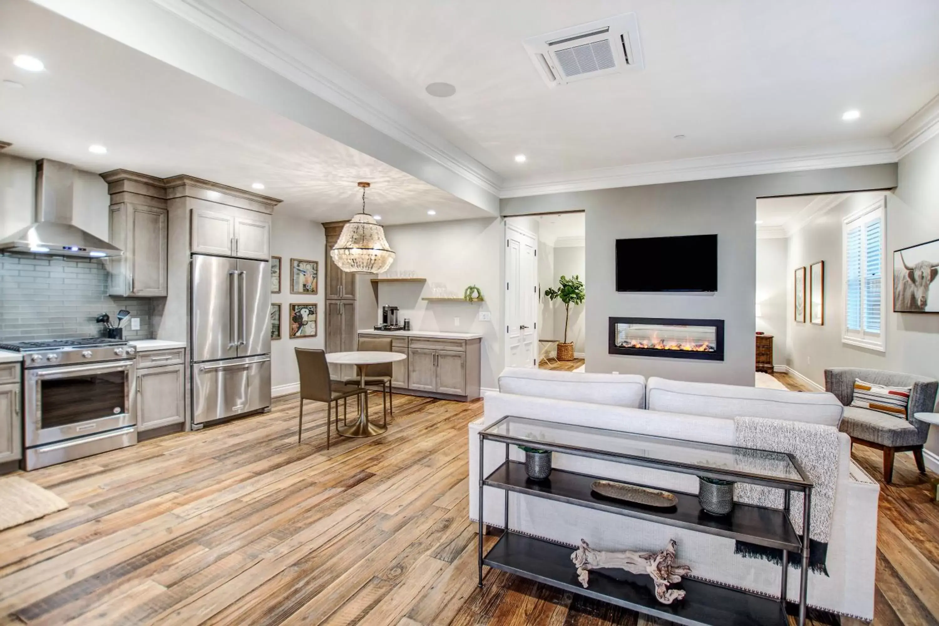 Photo of the whole room, Seating Area in Sonoma Bungalows