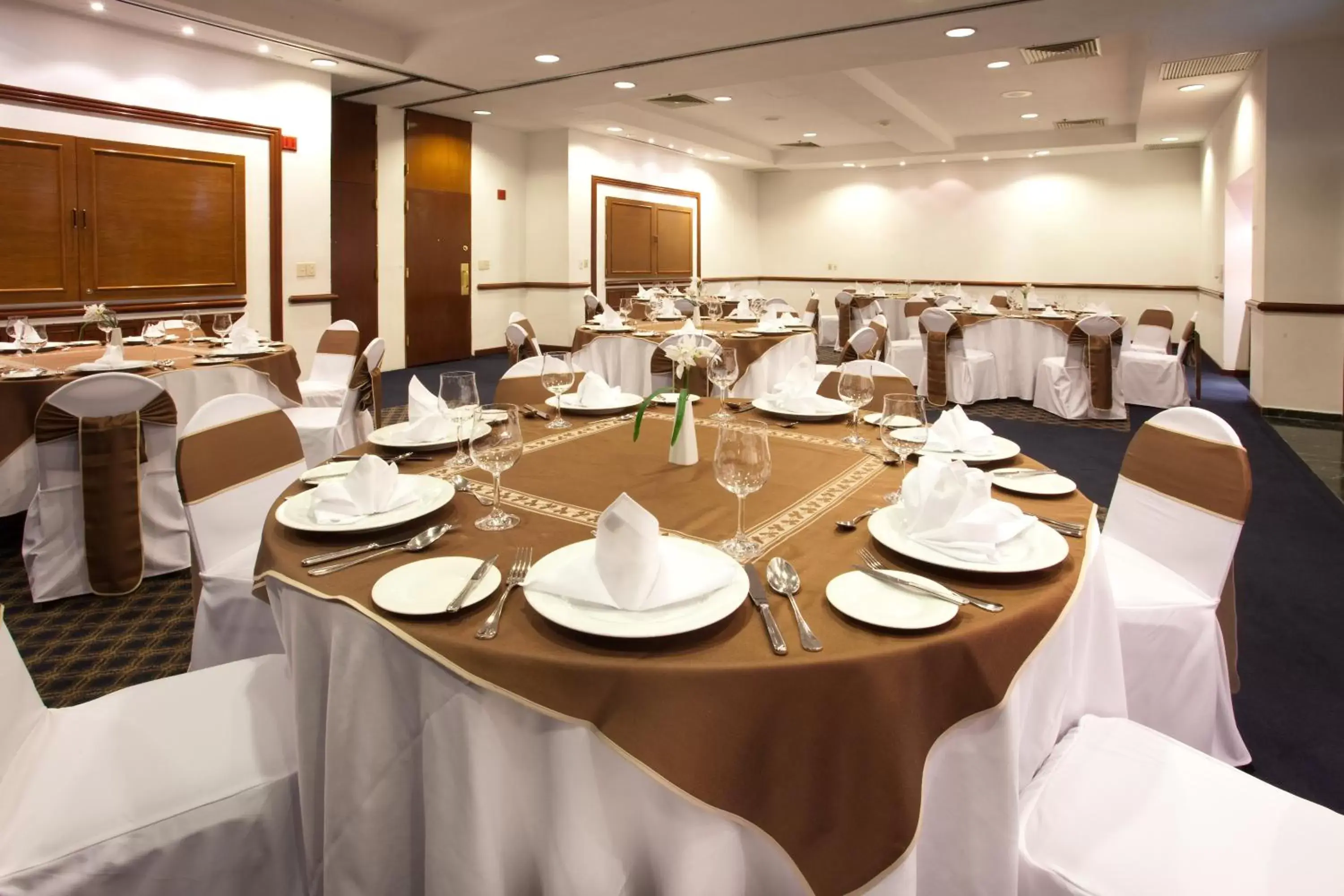 Banquet/Function facilities, Restaurant/Places to Eat in Holiday Inn Puebla La Noria, an IHG Hotel