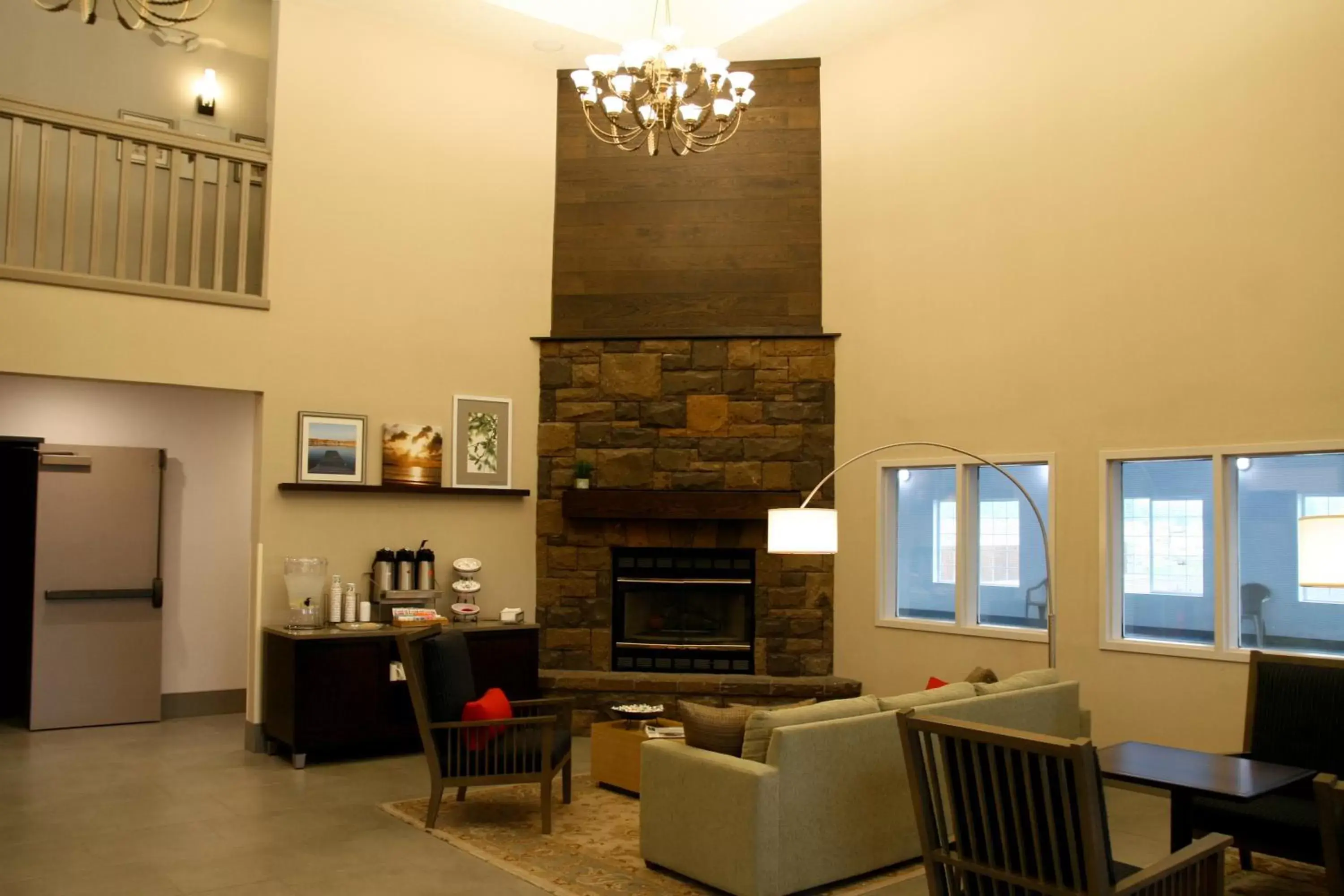 Lobby or reception in Country Inn & Suites by Radisson, Prineville, OR Lobby or reception in Country Inn & Suites by Radisson, Prineville, OR