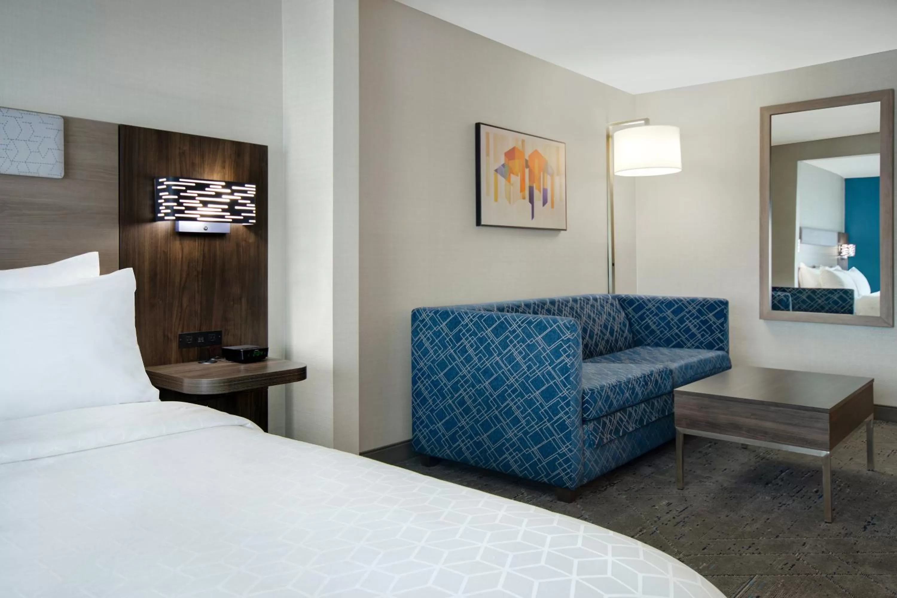 Living room, Bed in Holiday Inn Express Marietta - Atlanta Northwest by IHG