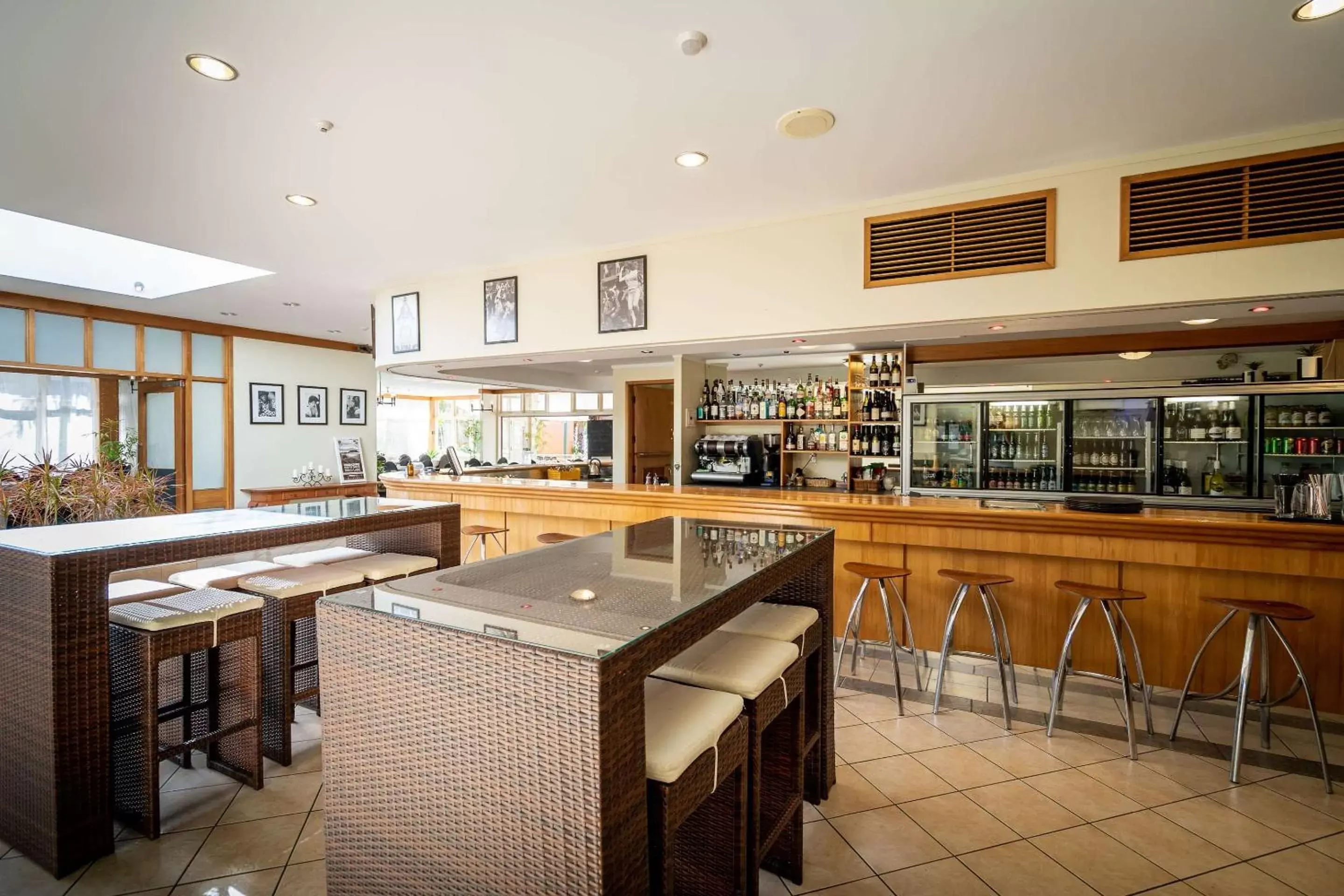 Lounge or bar, Restaurant/Places to Eat in Comfort Hotel Flames Whangarei