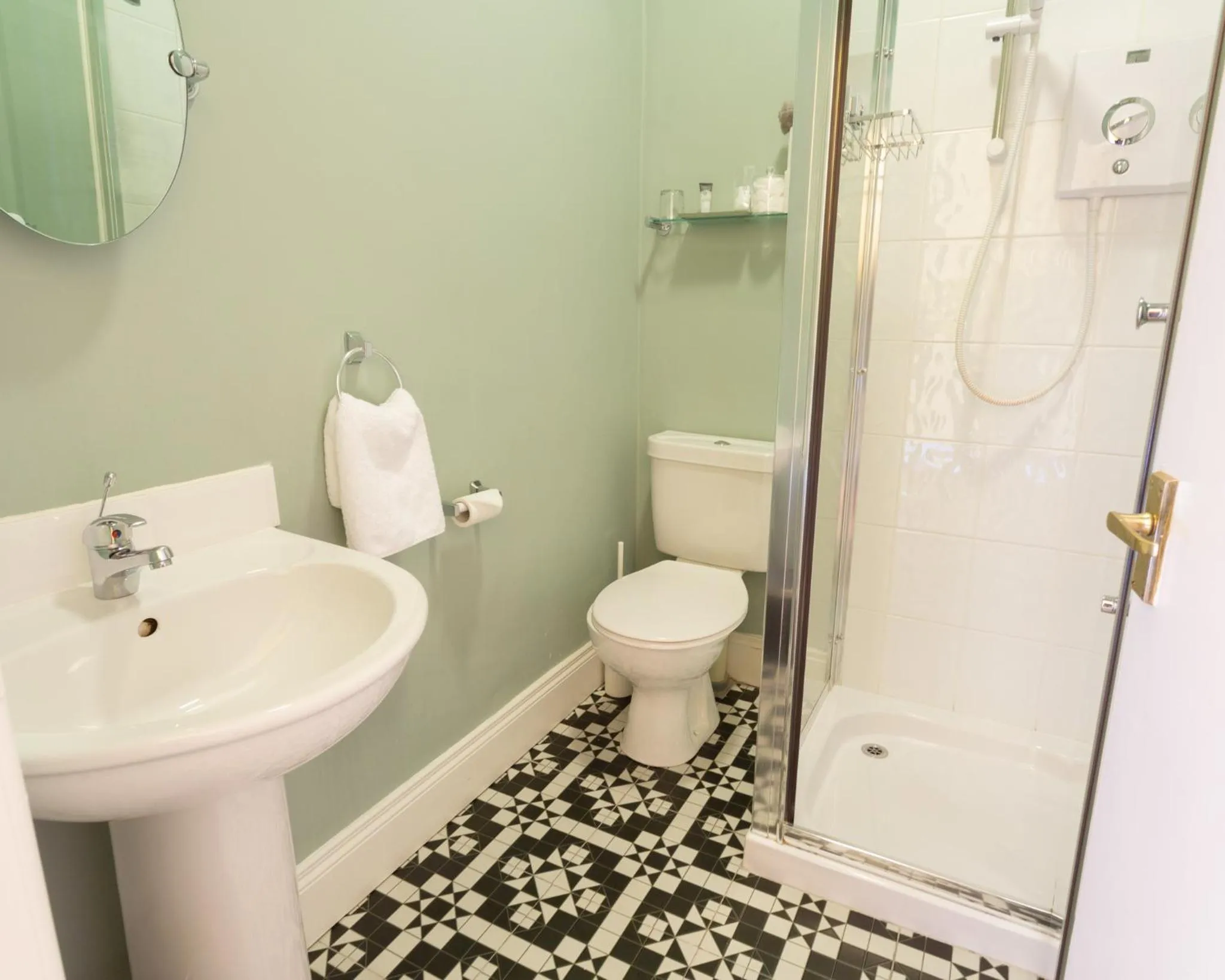 Bathroom in Shelleven Guest House