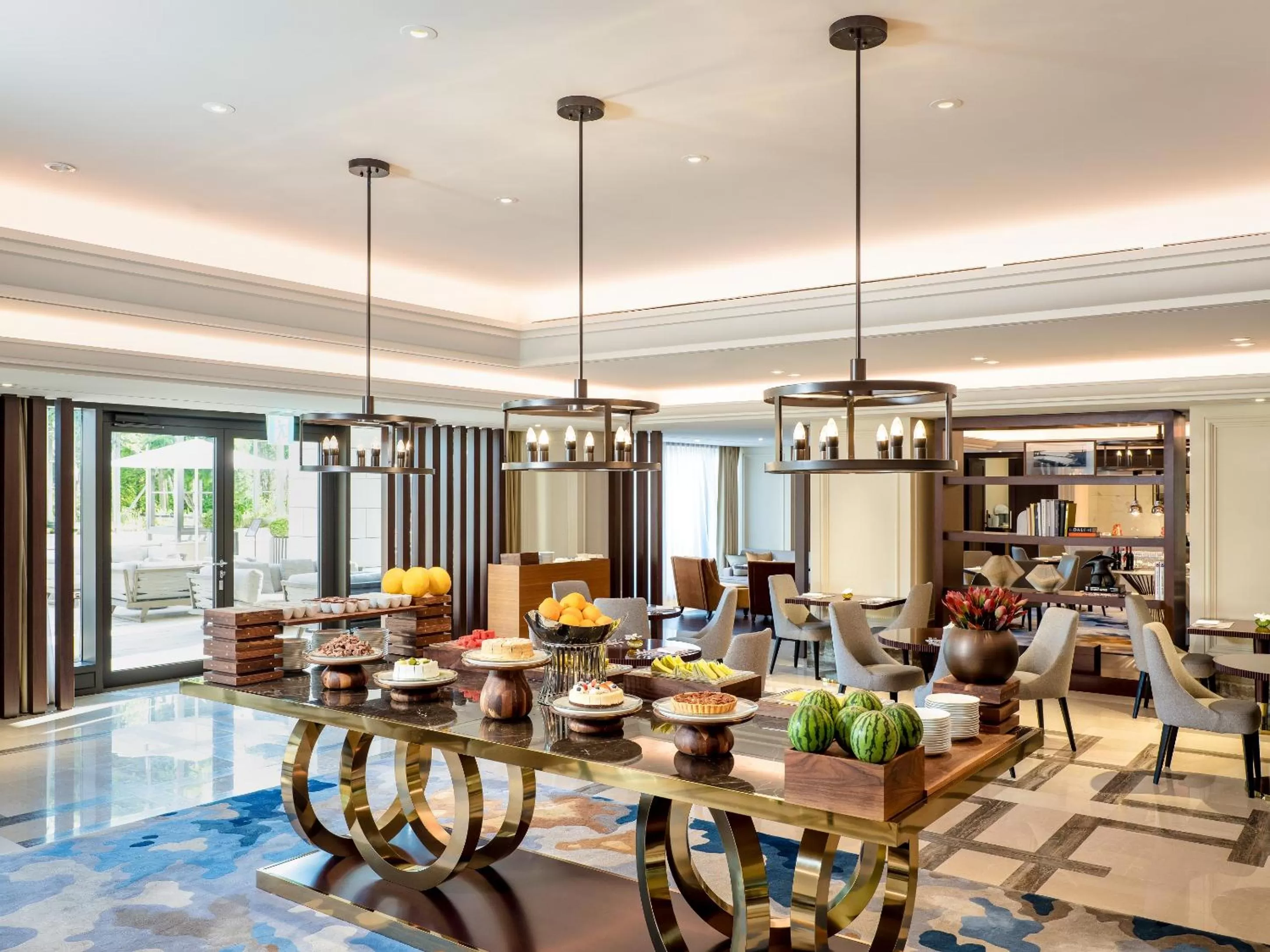 Lounge or bar in Paradise City