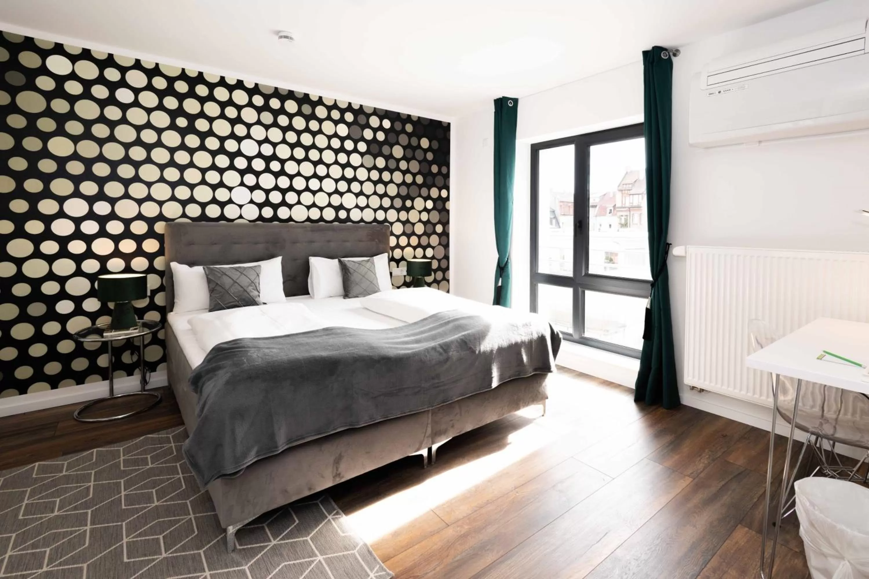 Deluxe One-Bedroom Apartment with Balcony in Eco Smart Apartments Premium City