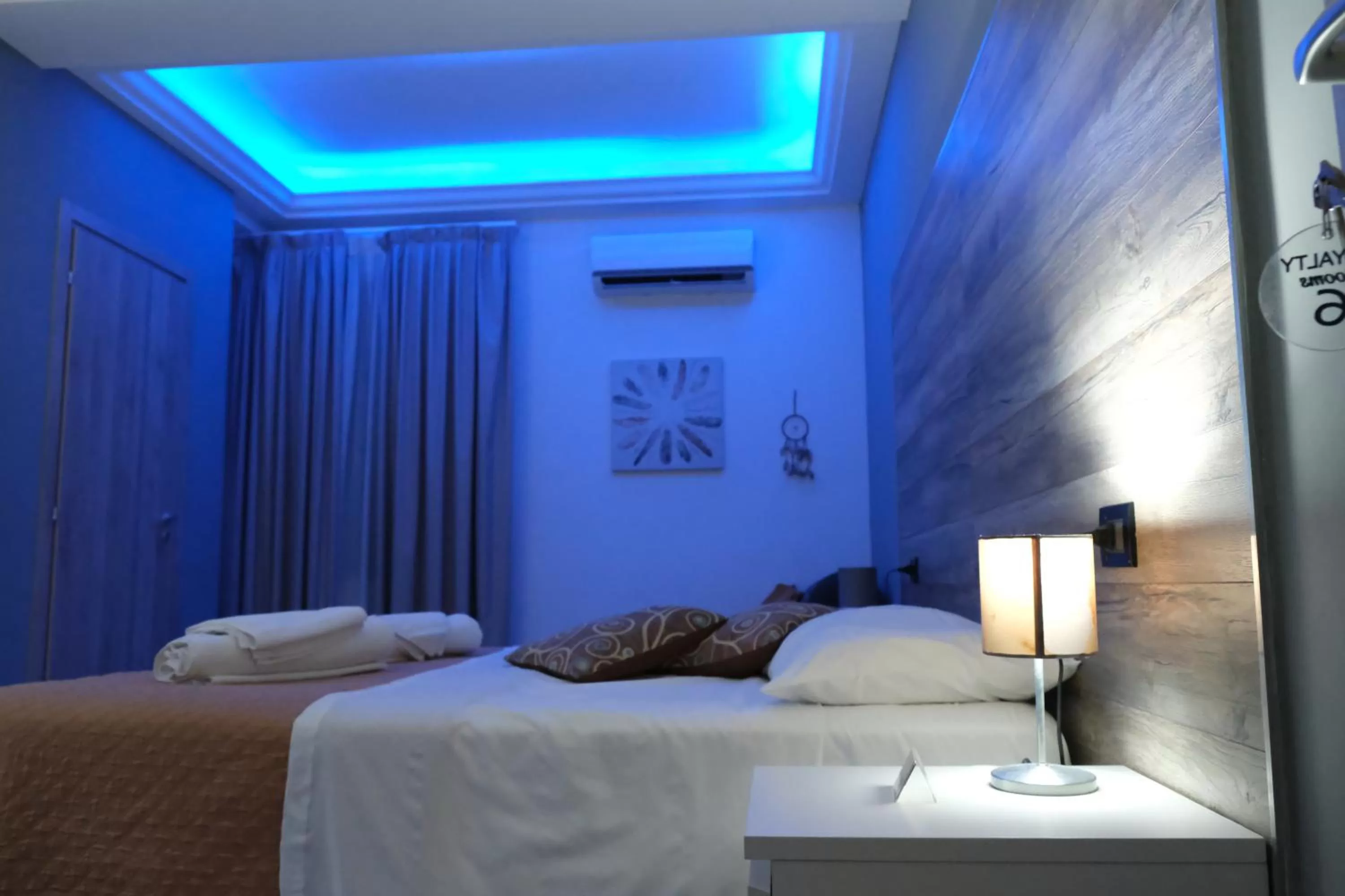 Bedroom, Bed in Royalty Rooms & Spa