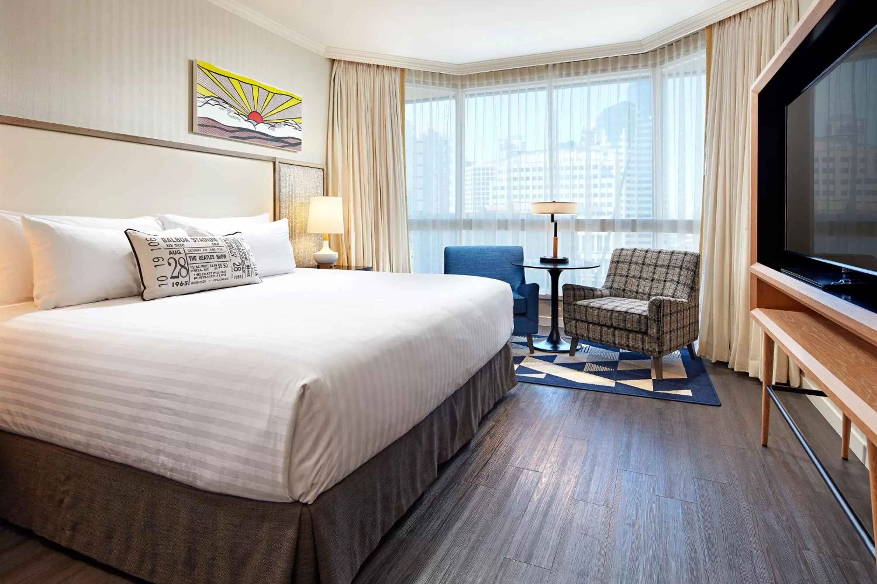 Photo of the whole room, Bed in The Bristol Hotel San Diego