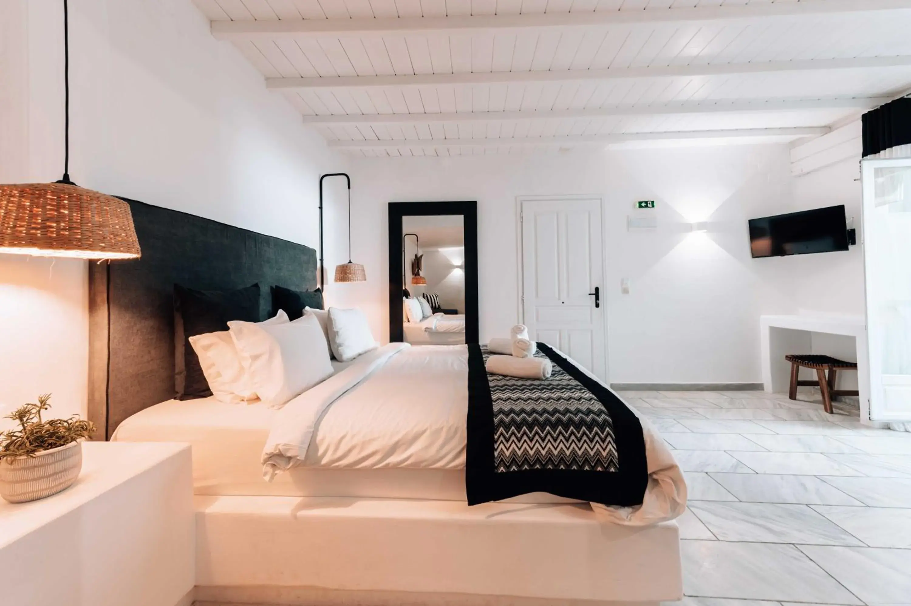 Bedroom, Bed in Mr & Mrs White Mykonos