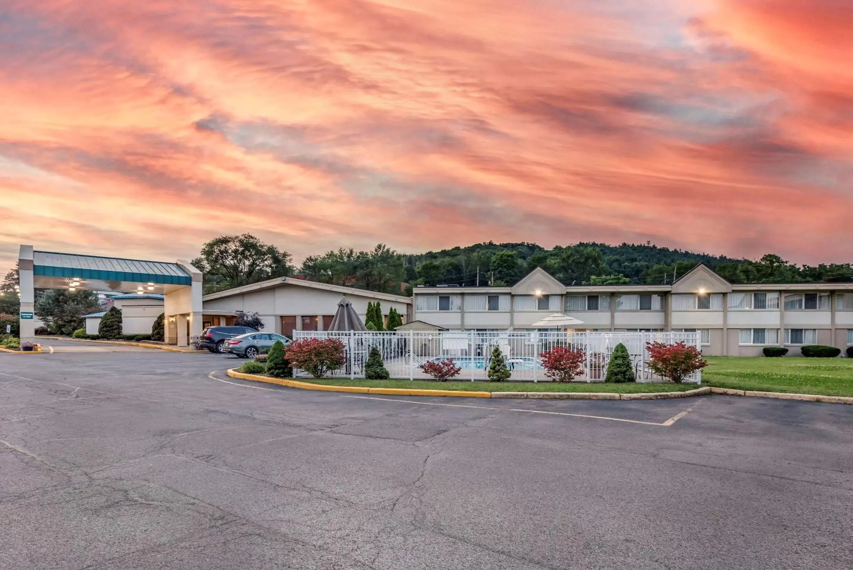 Property Building in Quality Inn & Suites Vestal Binghamton near University