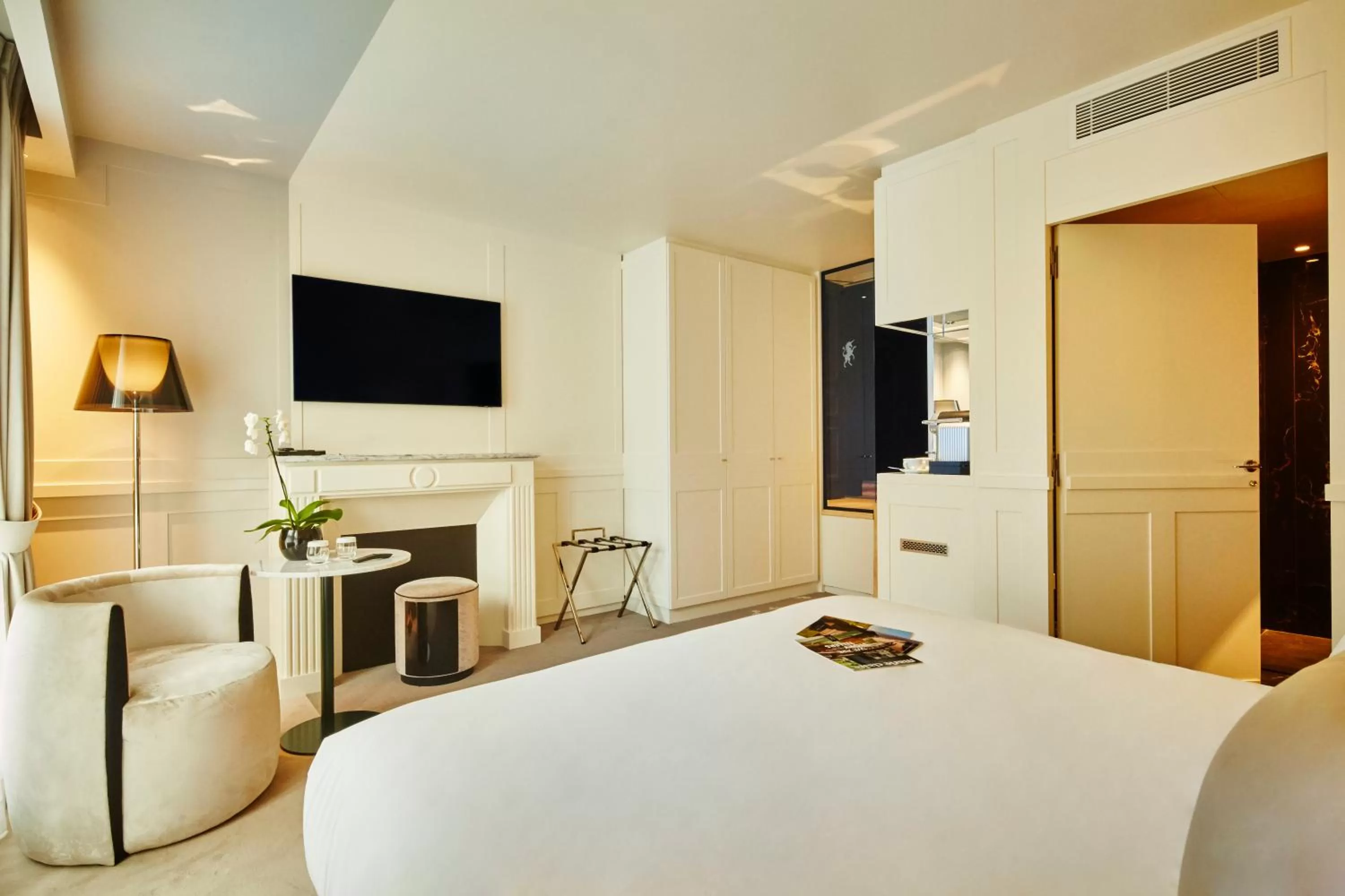 Bedroom, Bed in La Licorne Hotel & Spa Troyes - MGallery Collection