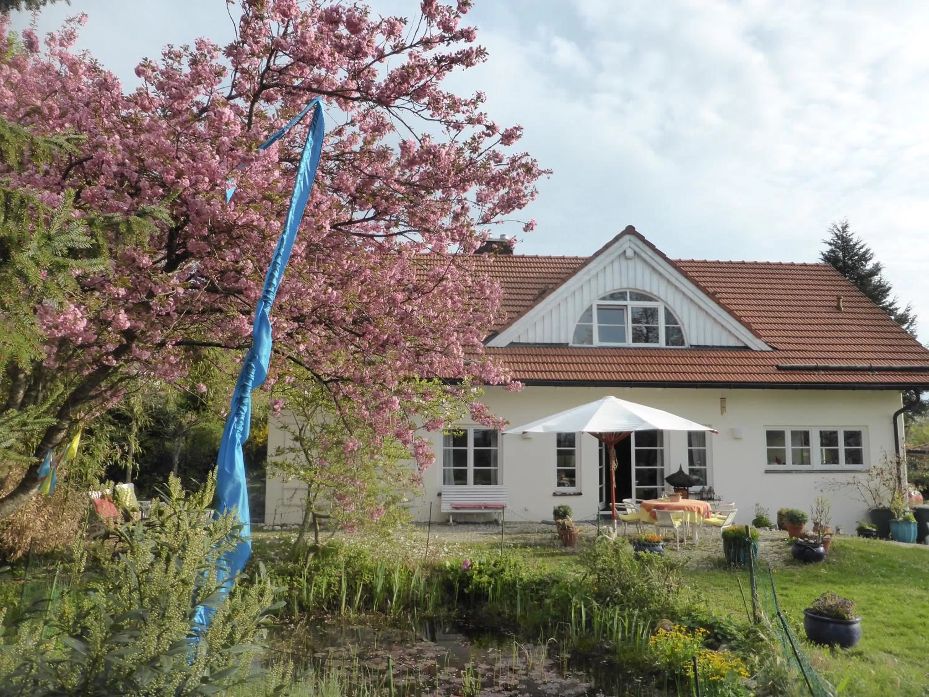 Property building in Bed and Breakfast Bavaria München