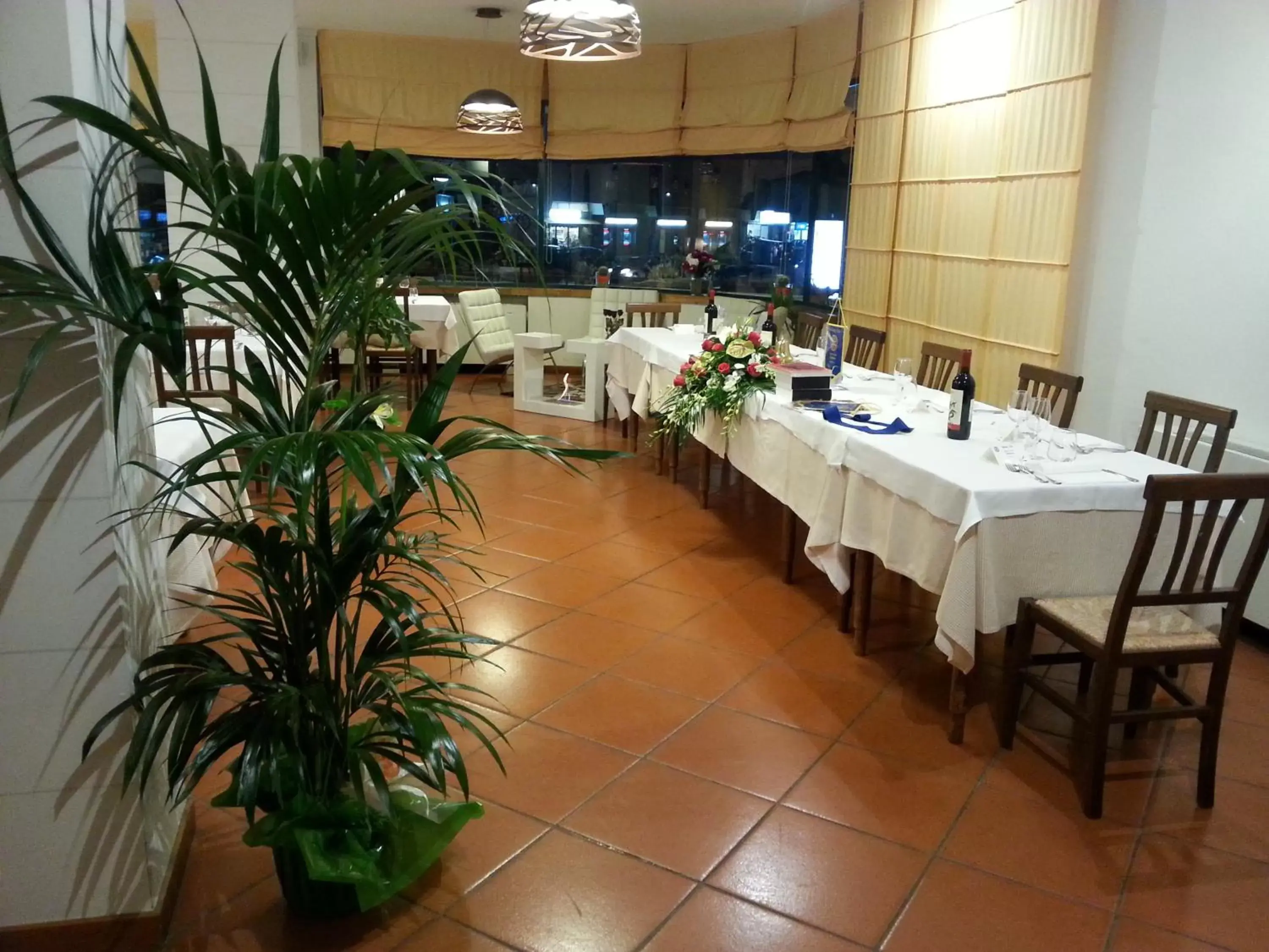 Restaurant/places to eat in Hotel Toscana