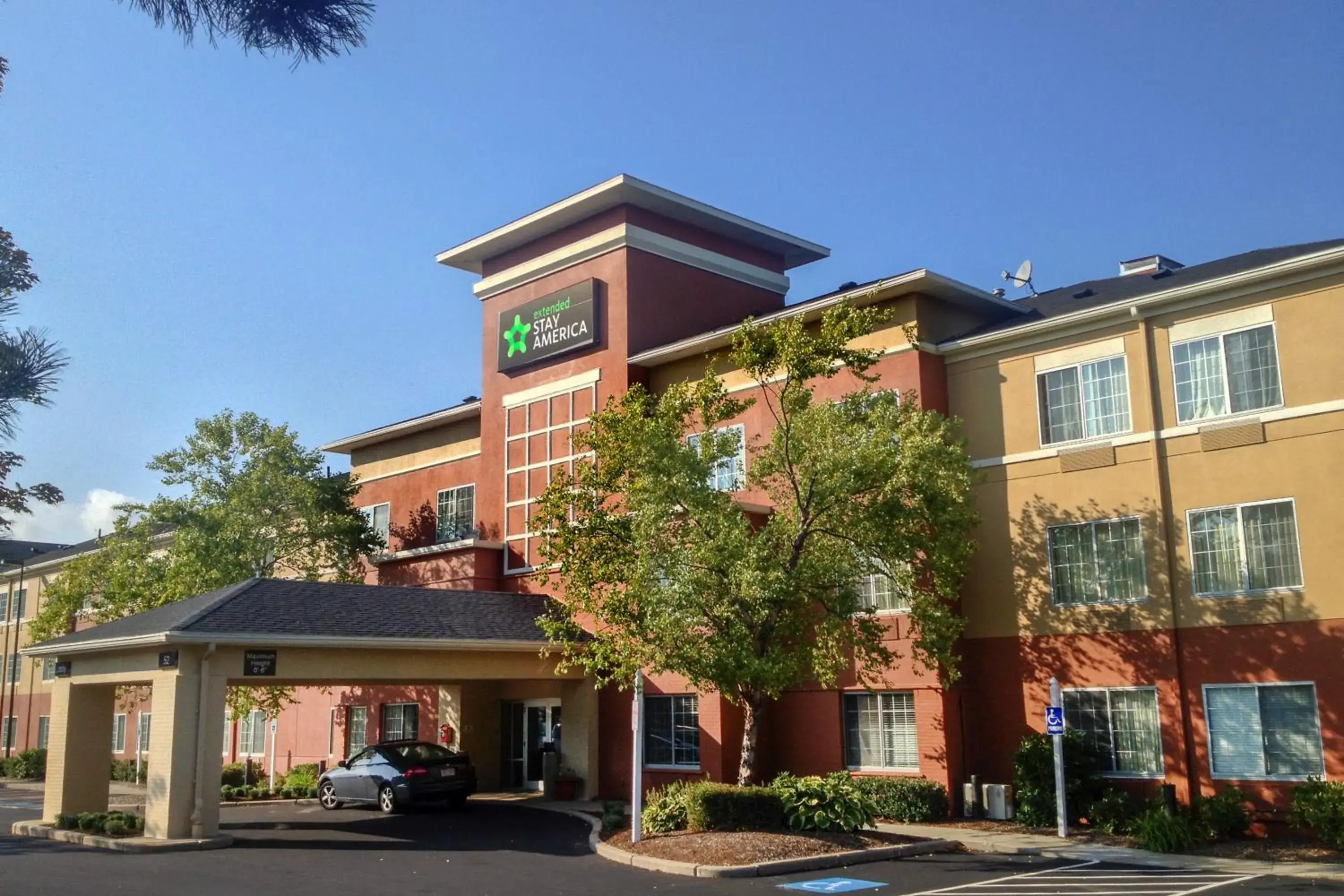 Property Building in Extended Stay America Suites - Boston - Waltham - 52 4th Ave