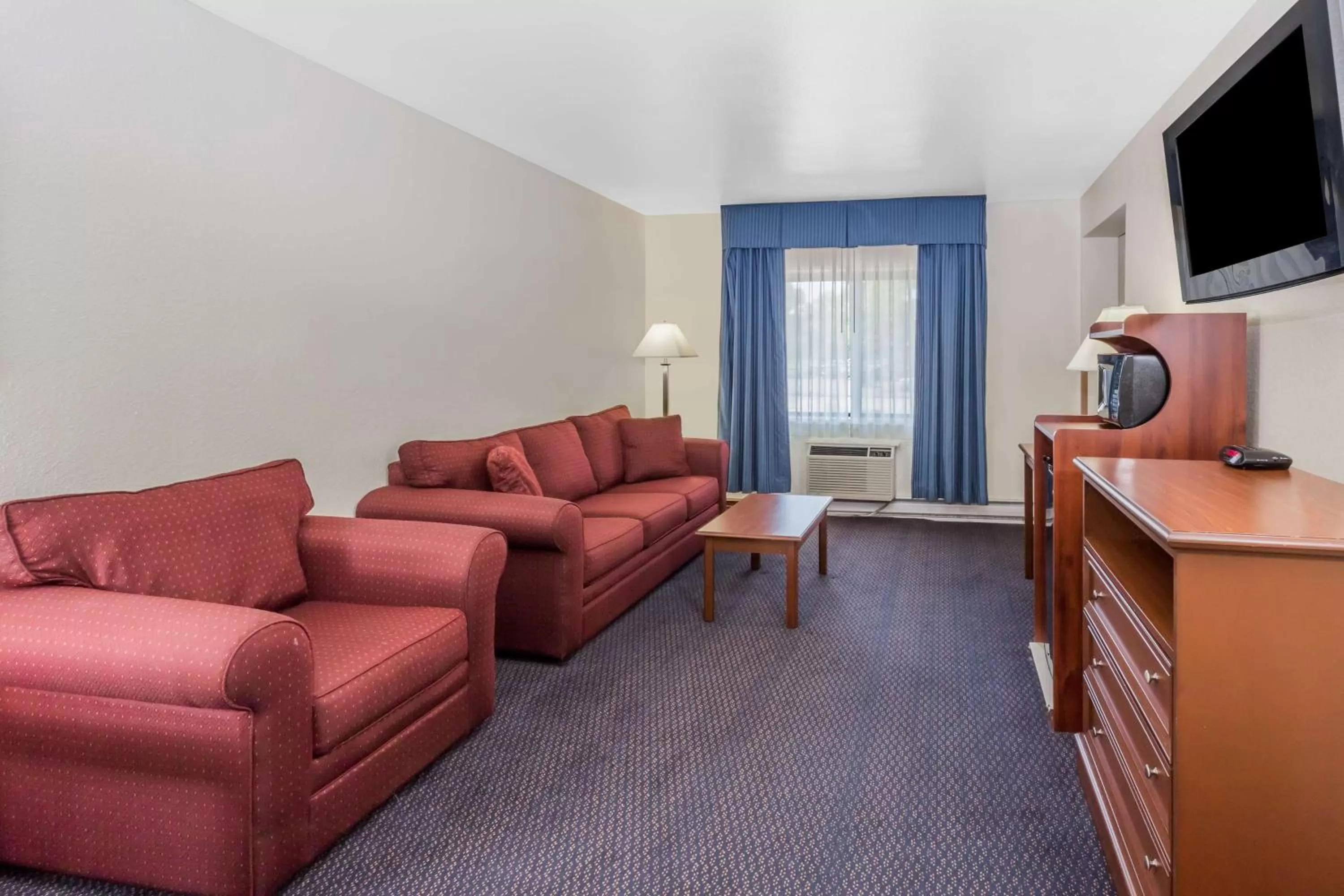 2 Double Beds, Mobility Accessible One-Bedroom, Suite, Non-Smoking in Baymont by Wyndham Waukesha