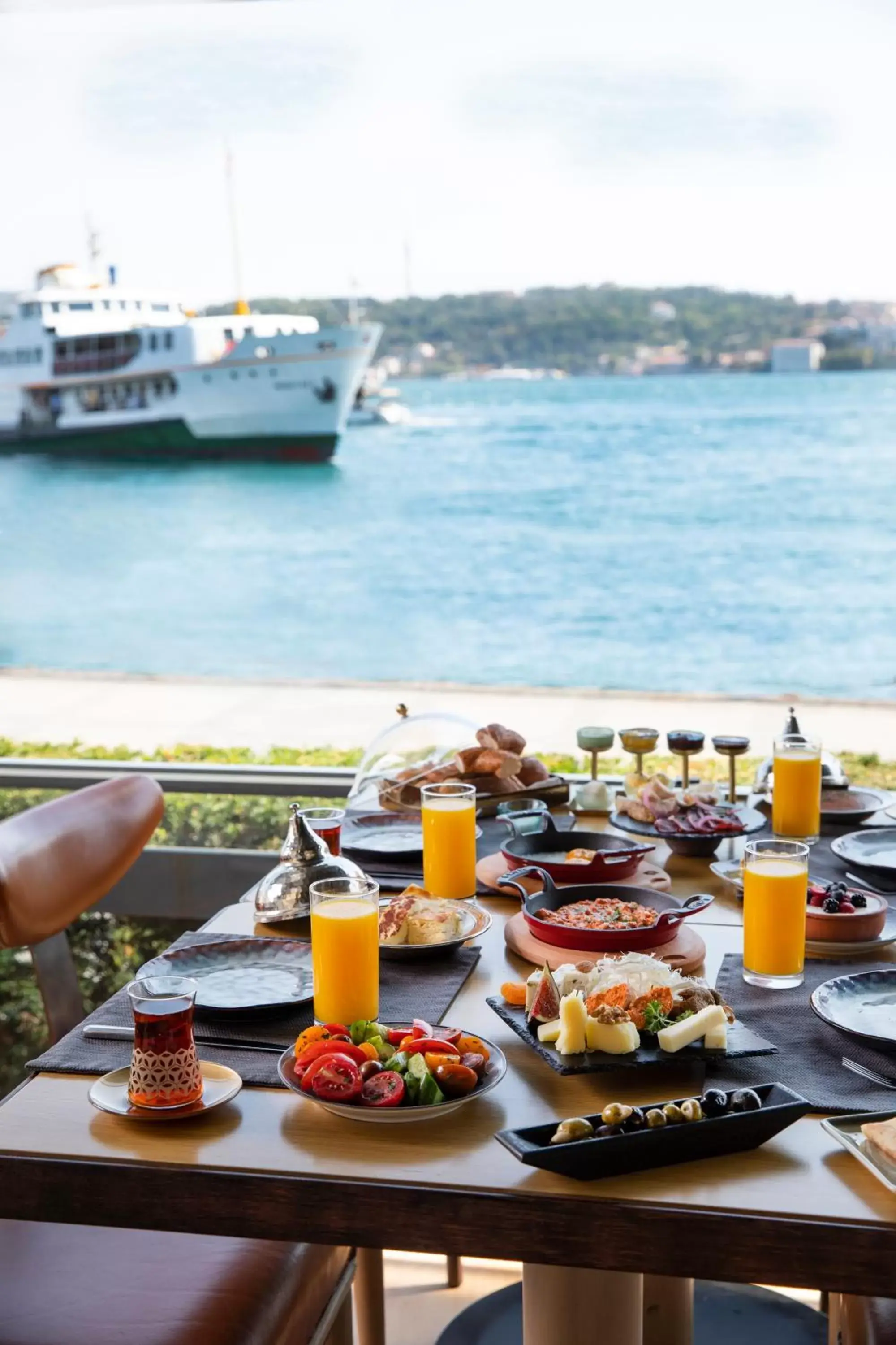 Restaurant/places to eat in Shangri-La Bosphorus, Istanbul