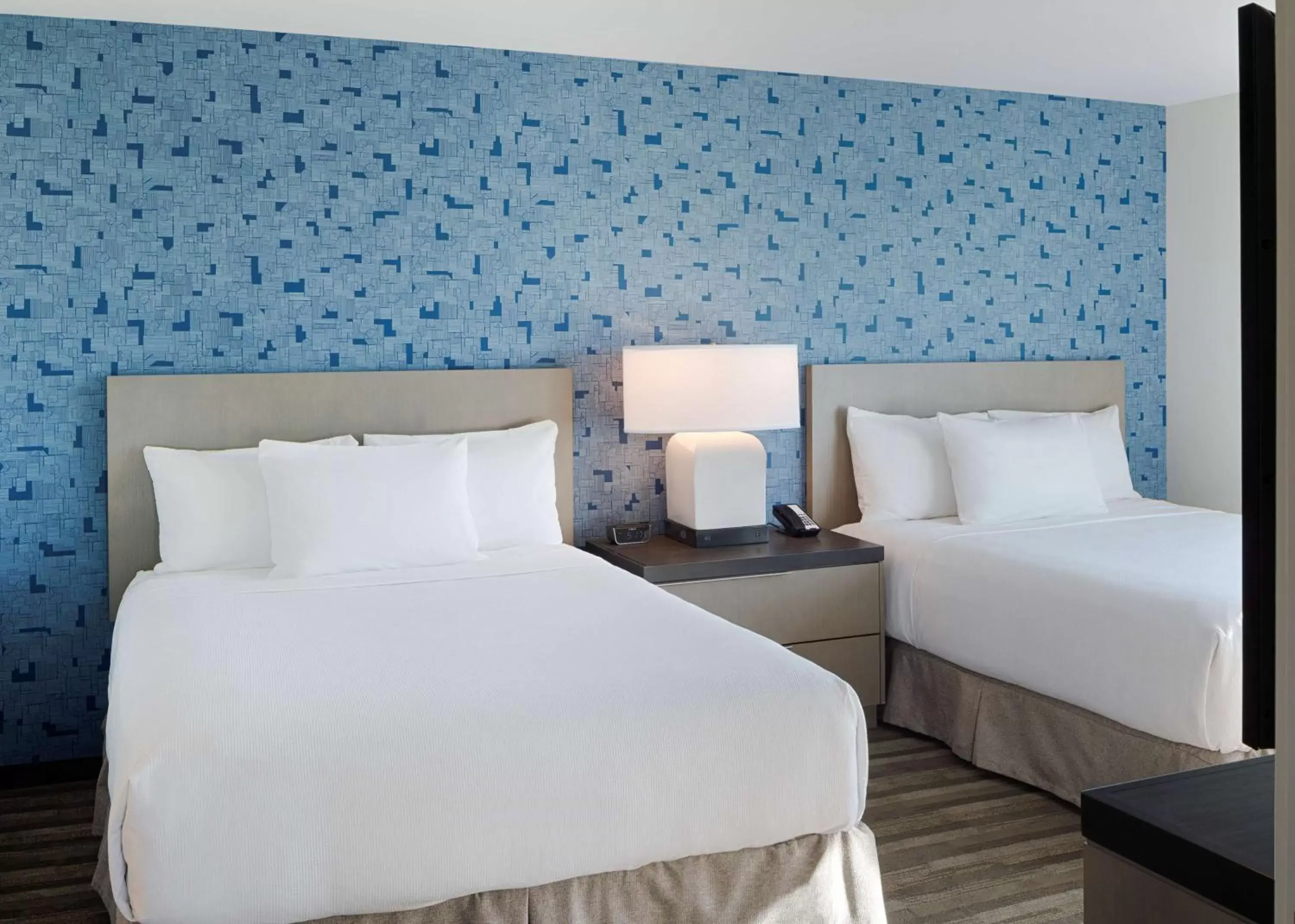 Photo of the whole room, Bed in Hyatt House Columbus OSU Short North Photo of the whole room, Bed in Hyatt House Columbus OSU Short North