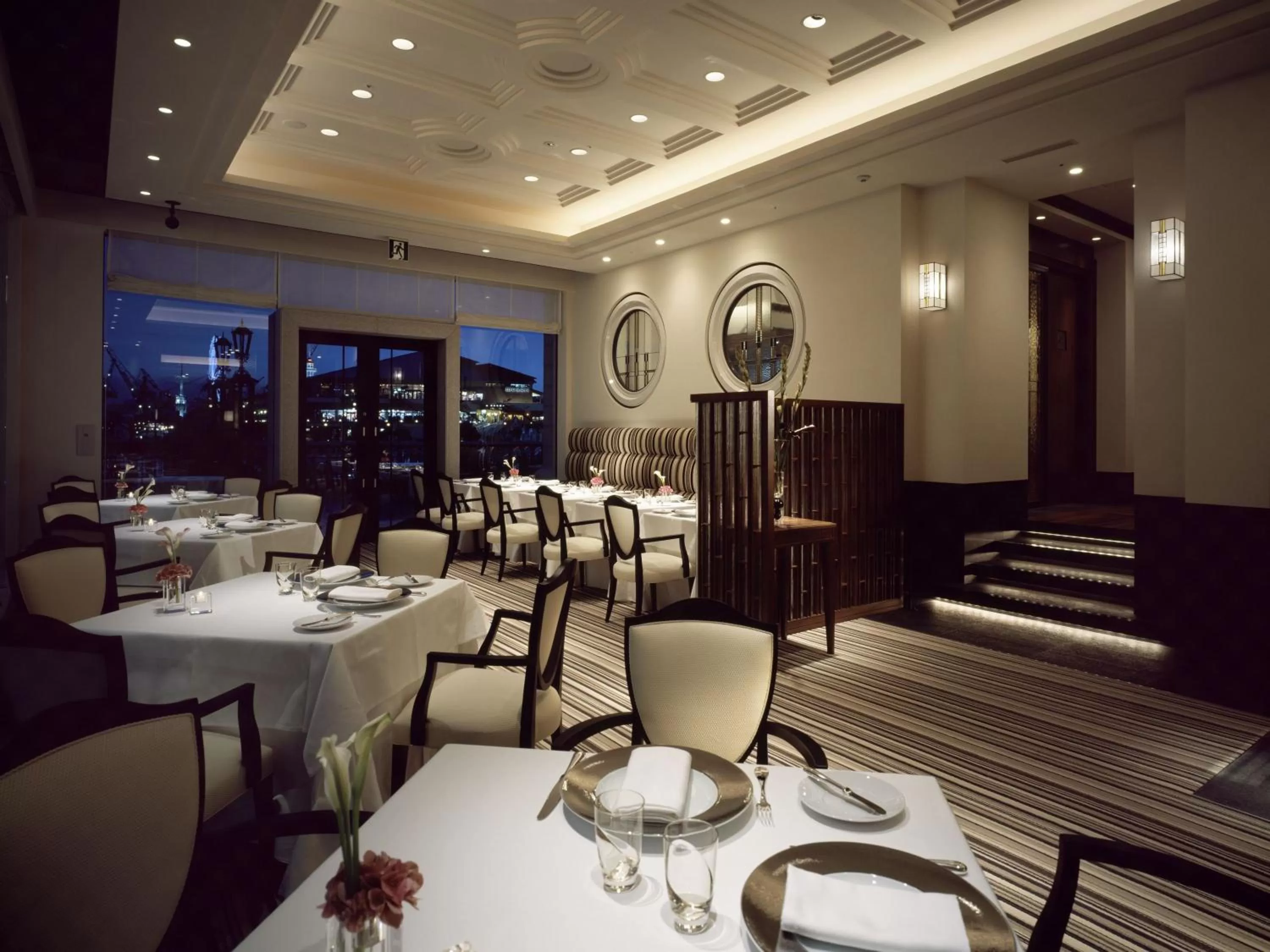 Restaurant/places to eat in Hotel La Suite Kobe Harborland