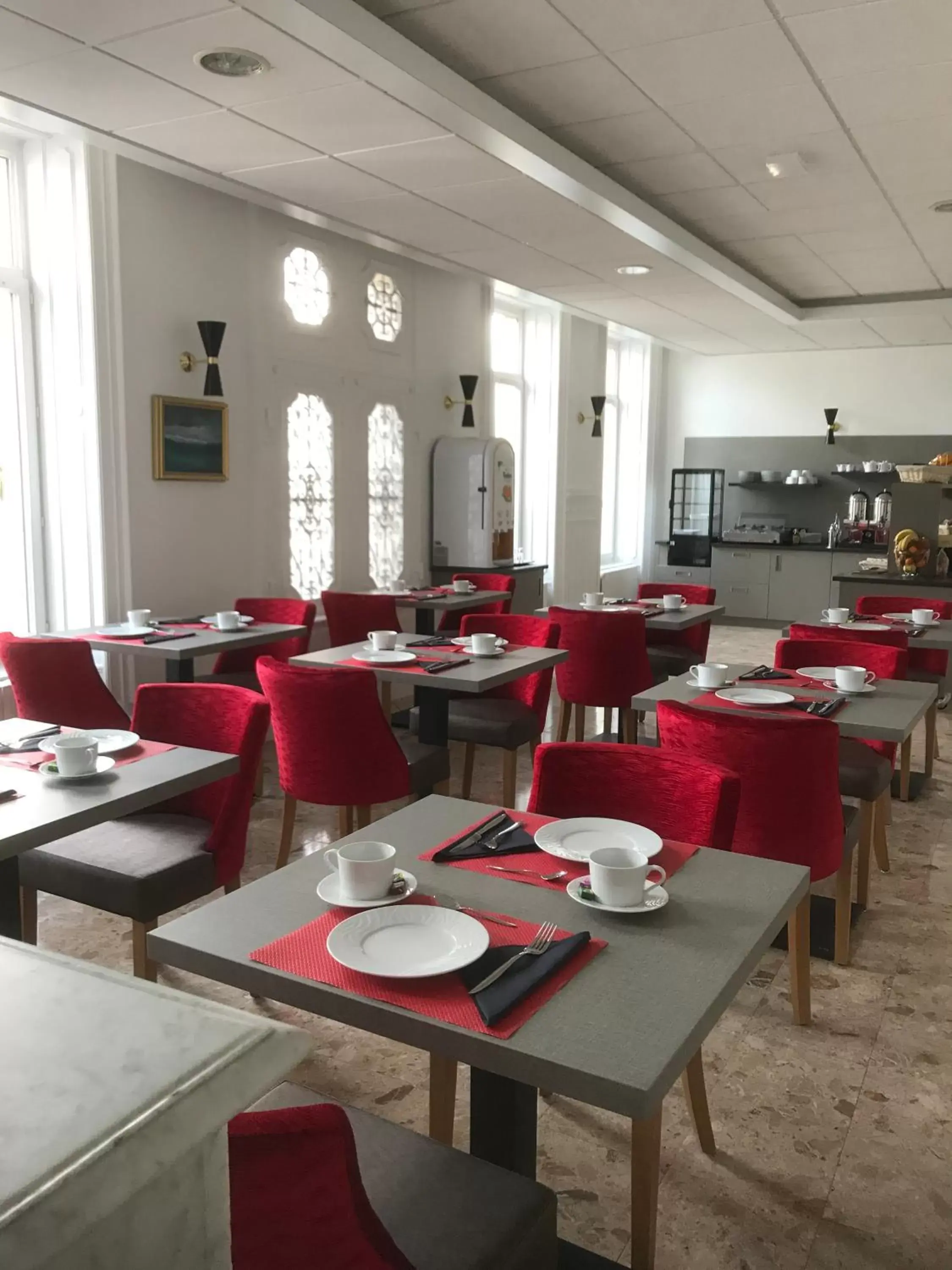 Area and facilities, Restaurant/Places to Eat in Hotel Le Cercle