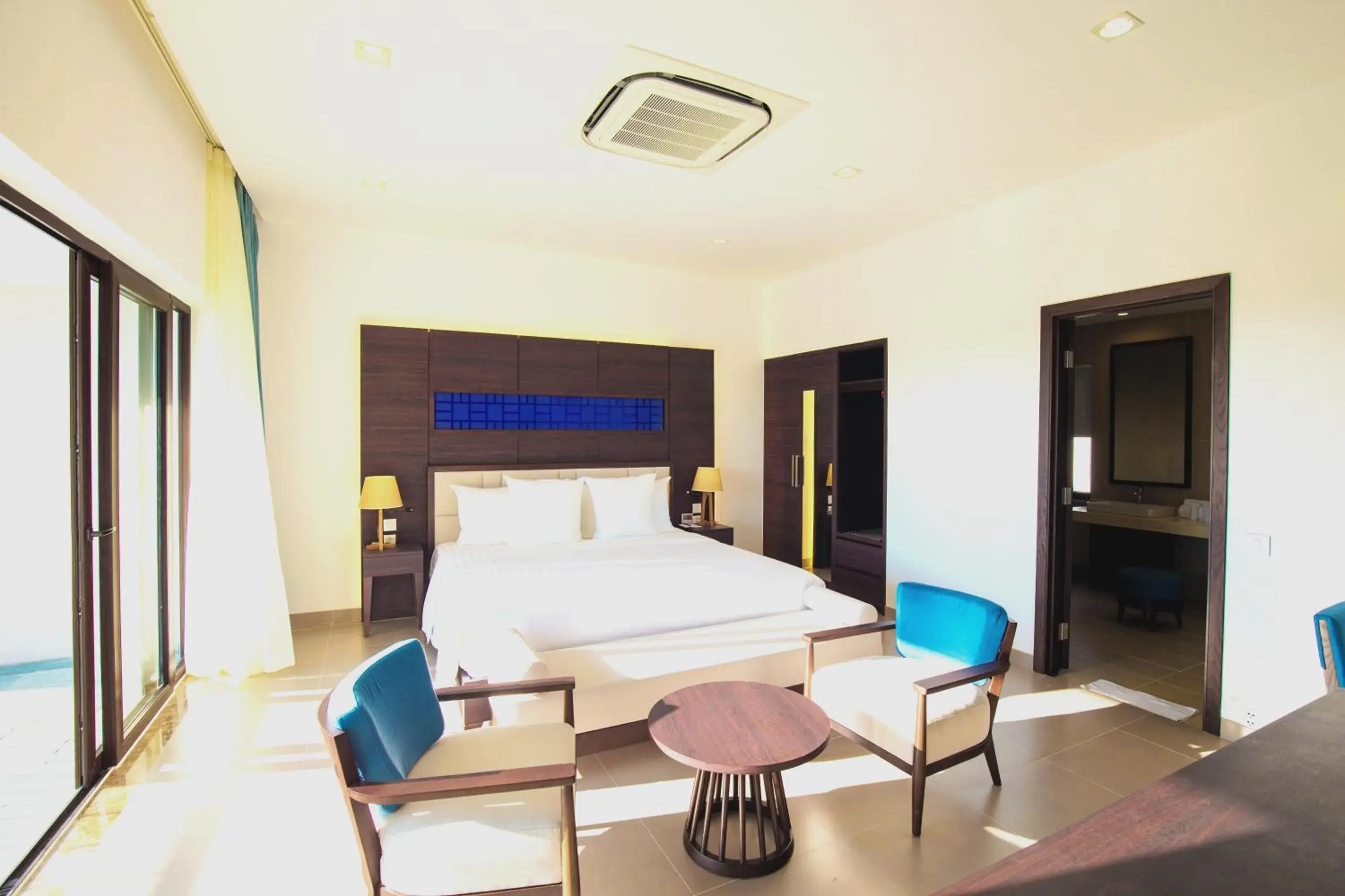 Bed in Mercury Phu Quoc Resort & Villas