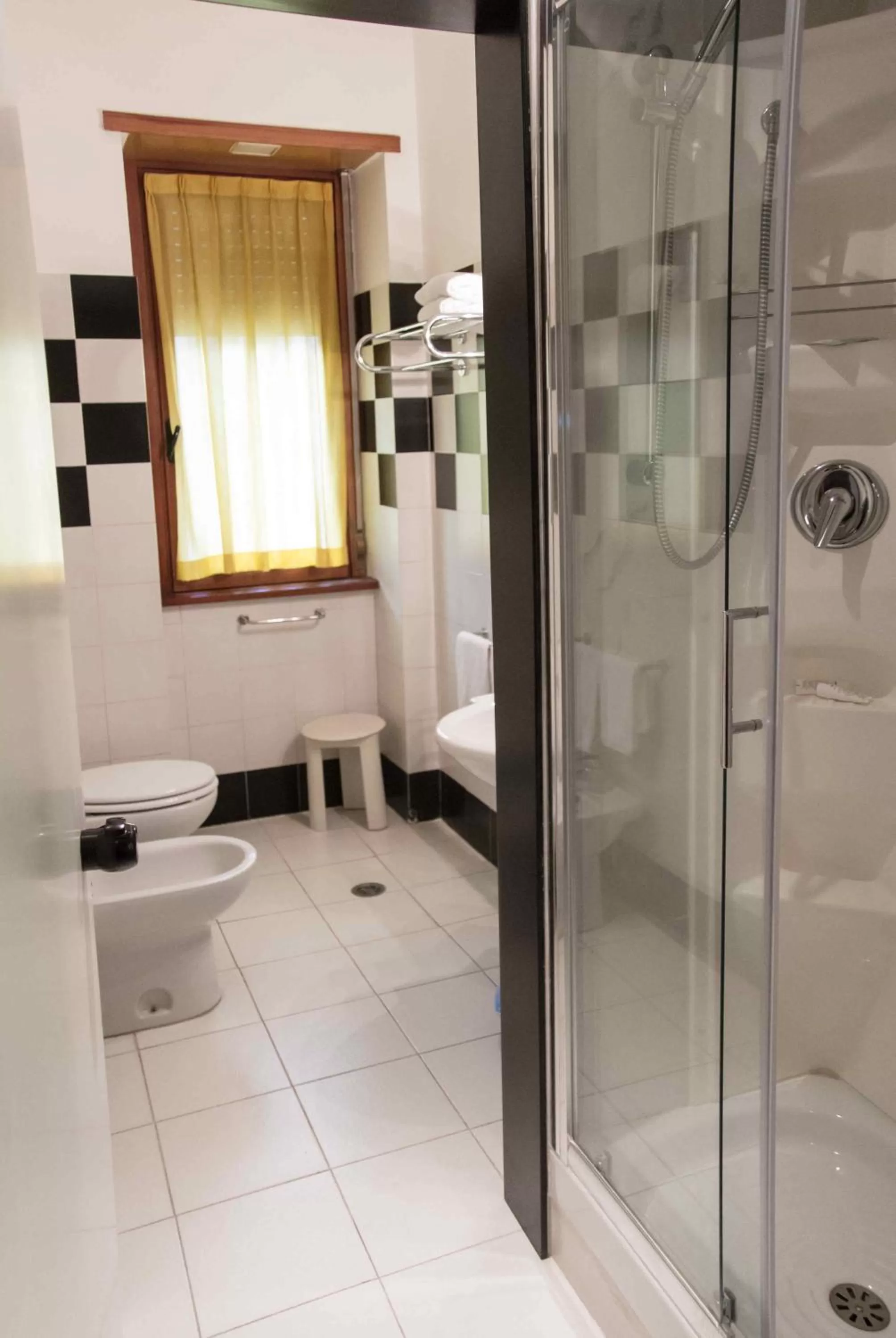 Shower in Hotel Letizia