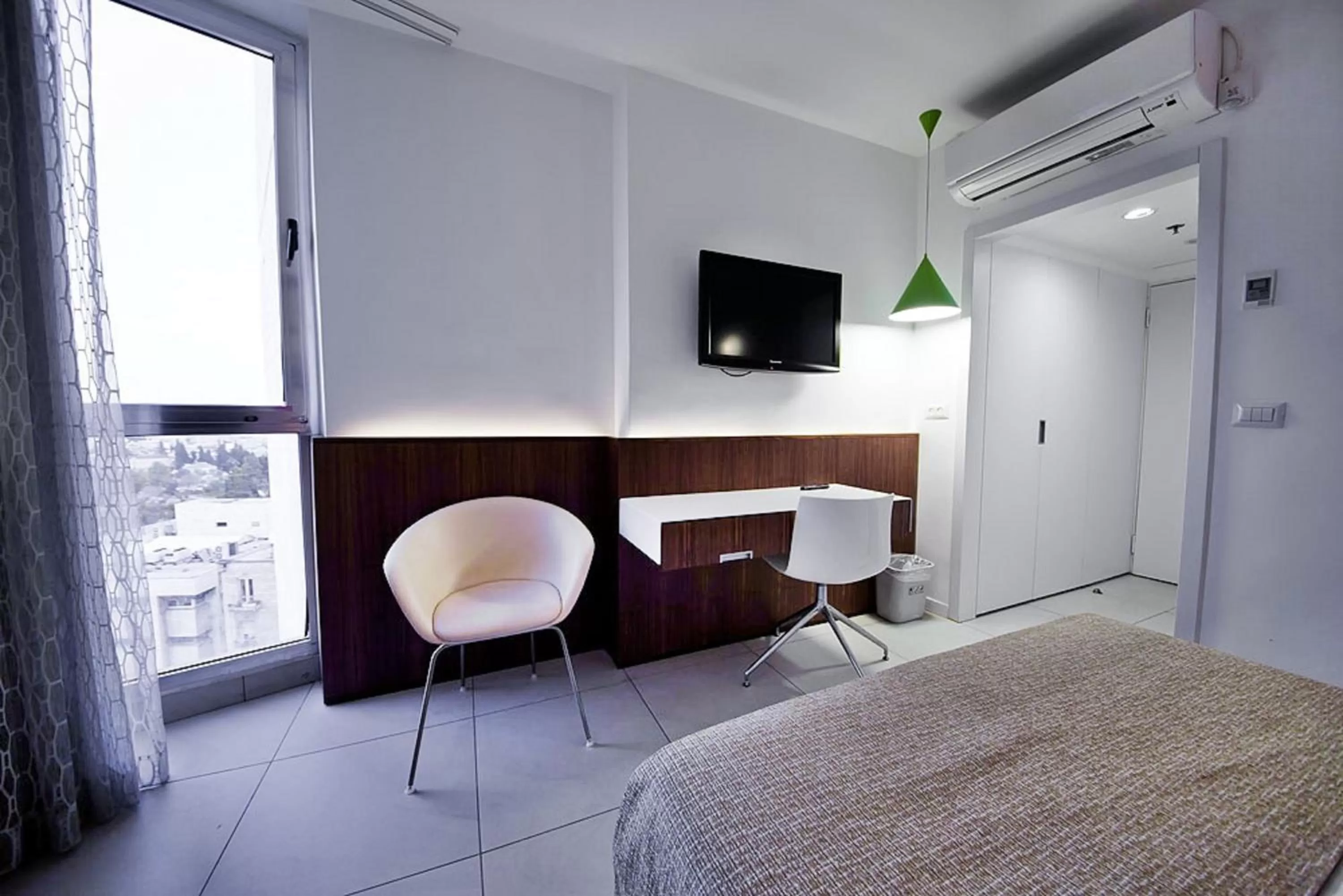 Bedroom, Bed in Prima Vera