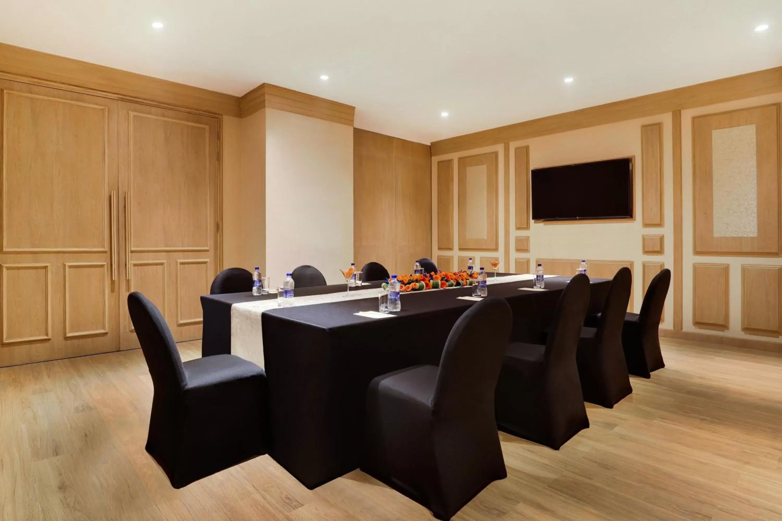 Business facilities in Lemon Tree Premier, Delhi Airport