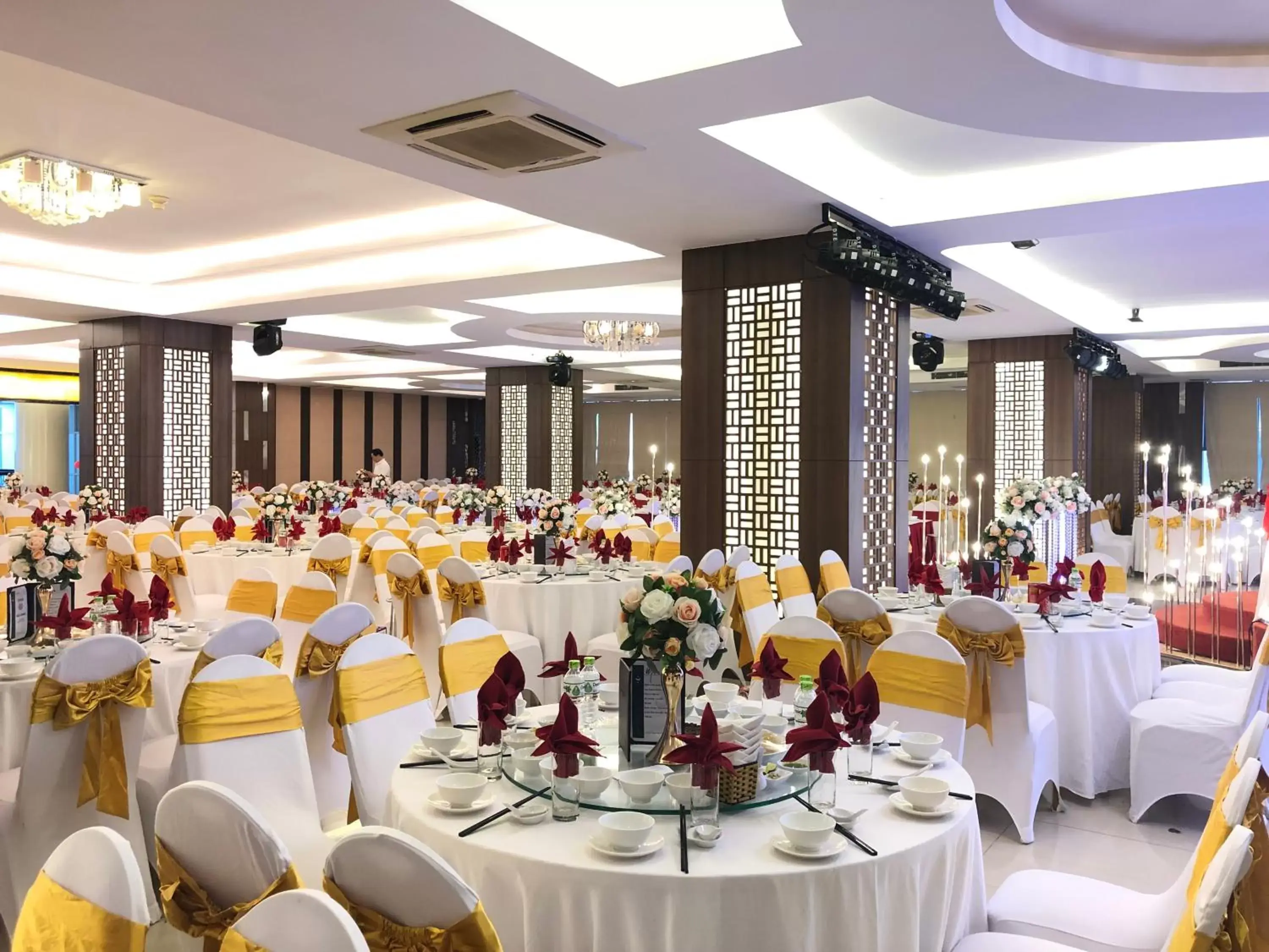 Restaurant/places to eat, Banquet Facilities in Muong Thanh Quy Nhon Hotel