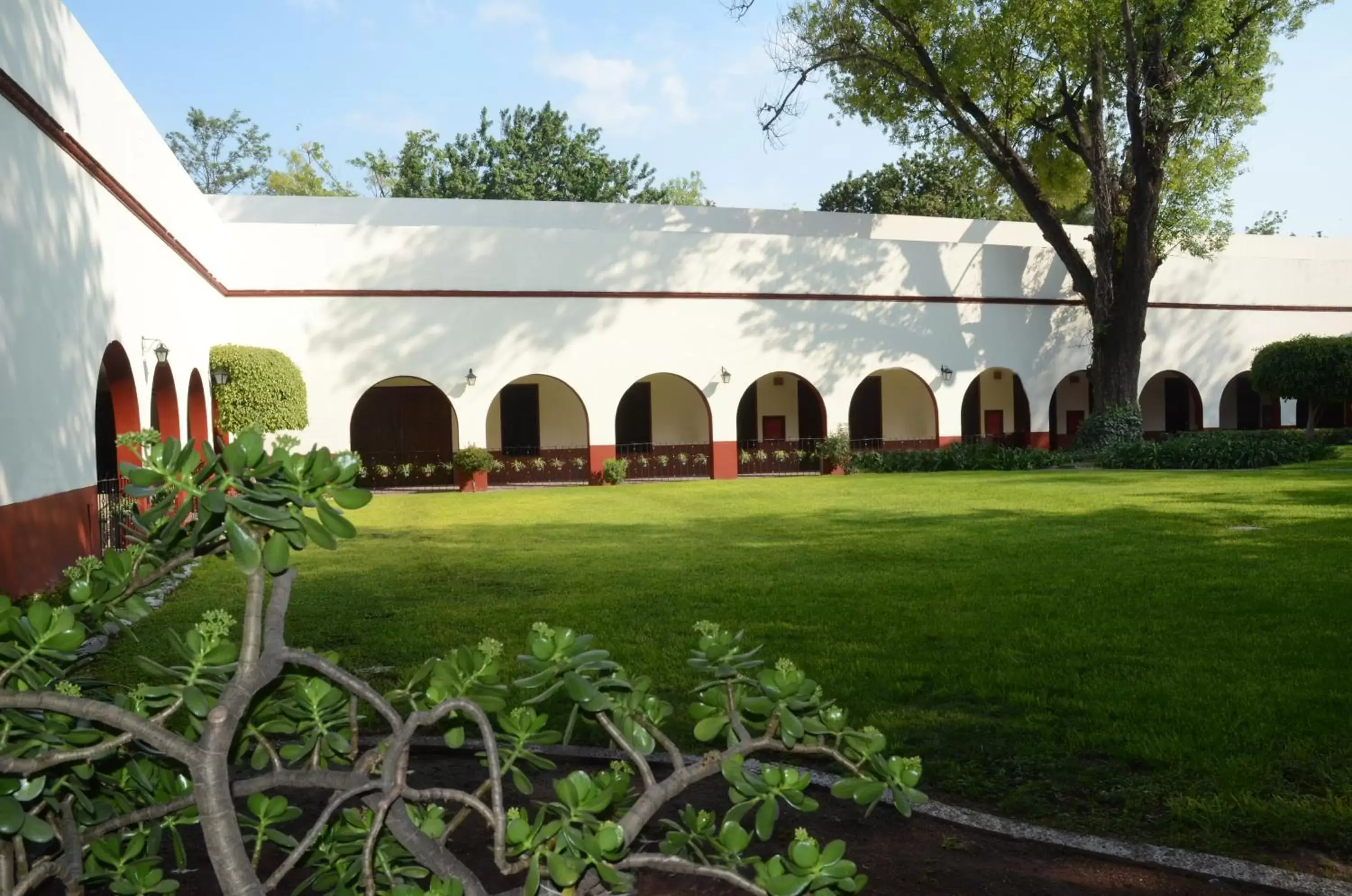 Garden, Property Building in Hacienda Jurica by Brisas