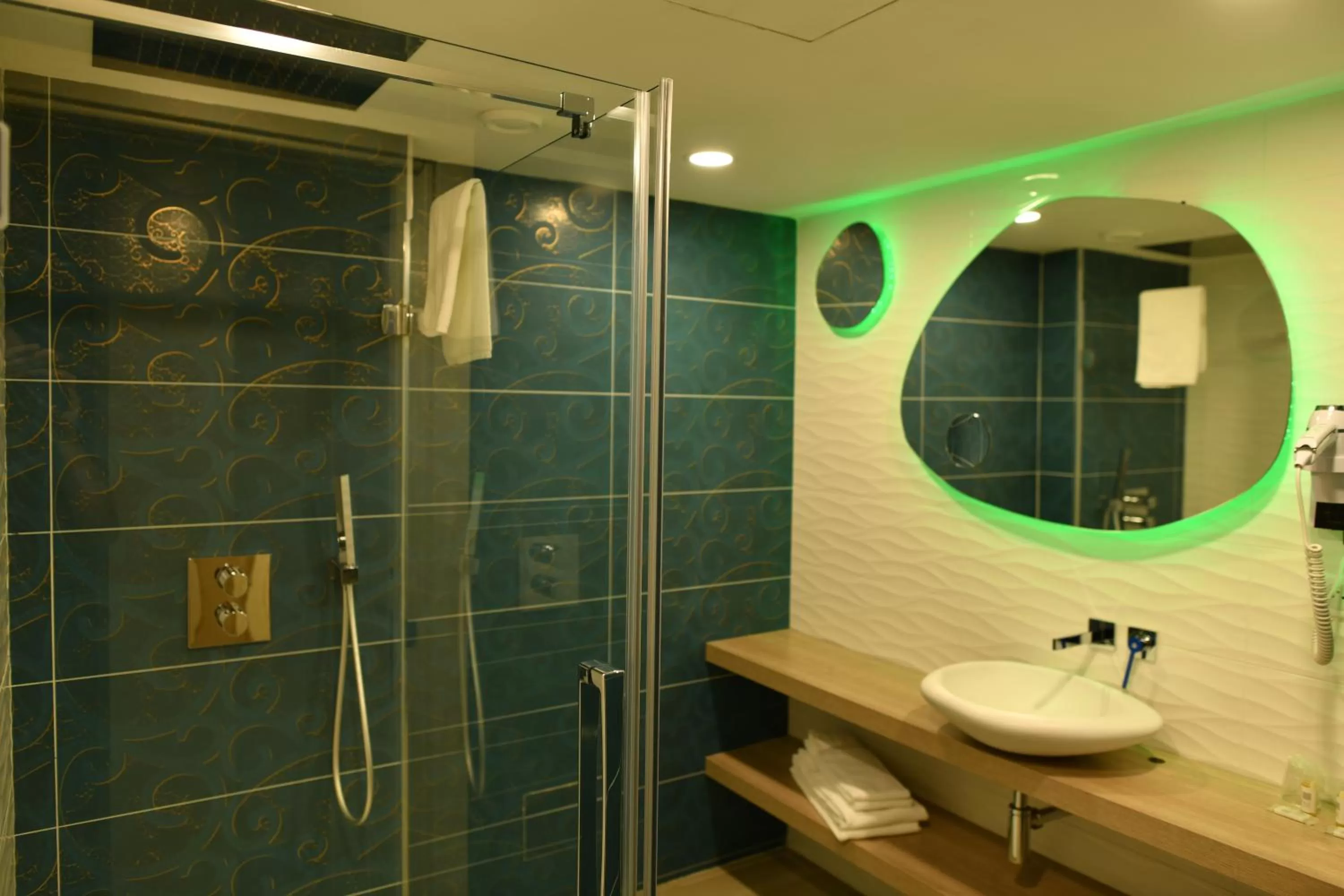 Bathroom in Hôtel Le Claridge