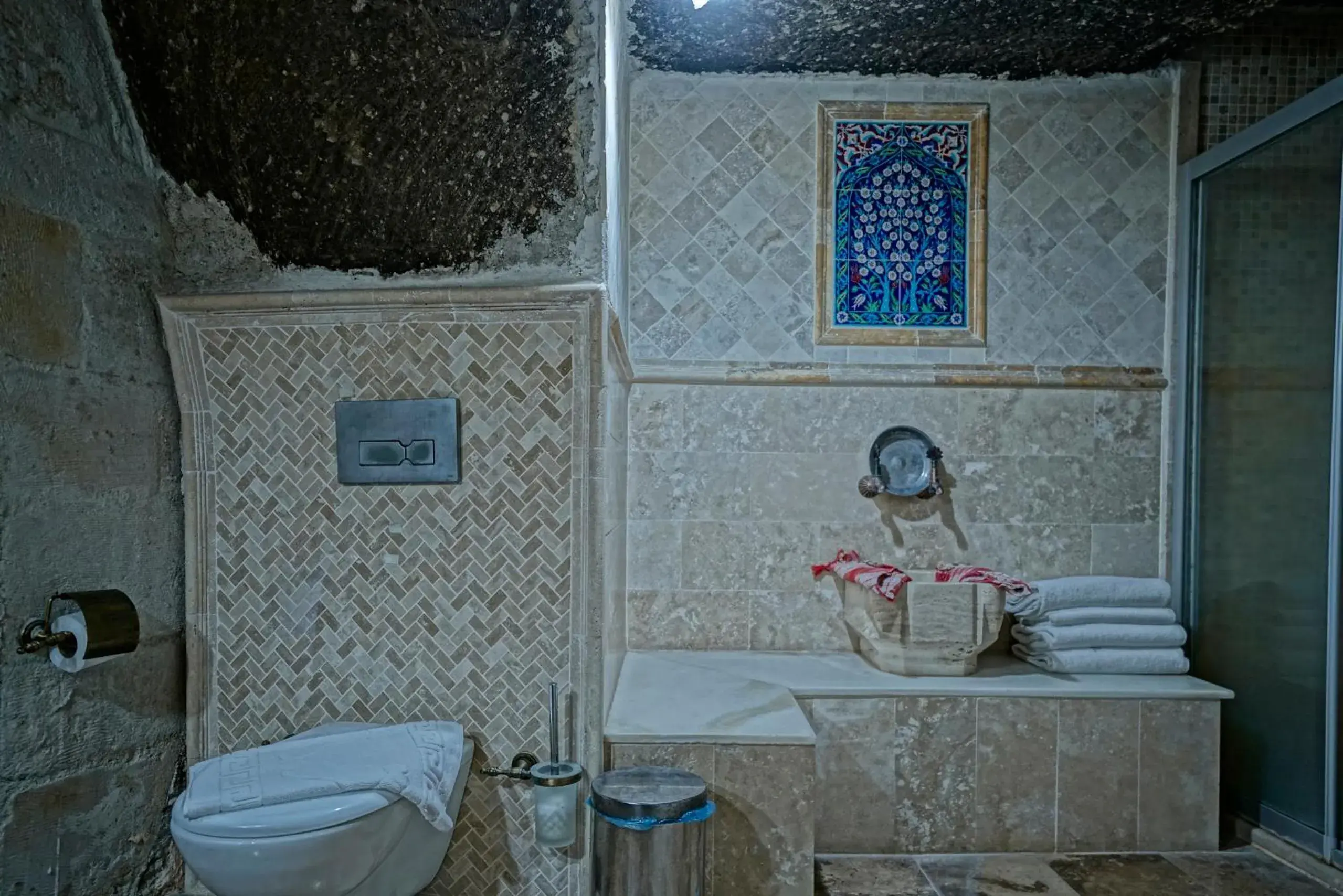 Bathroom in Holiday Cave Hotel