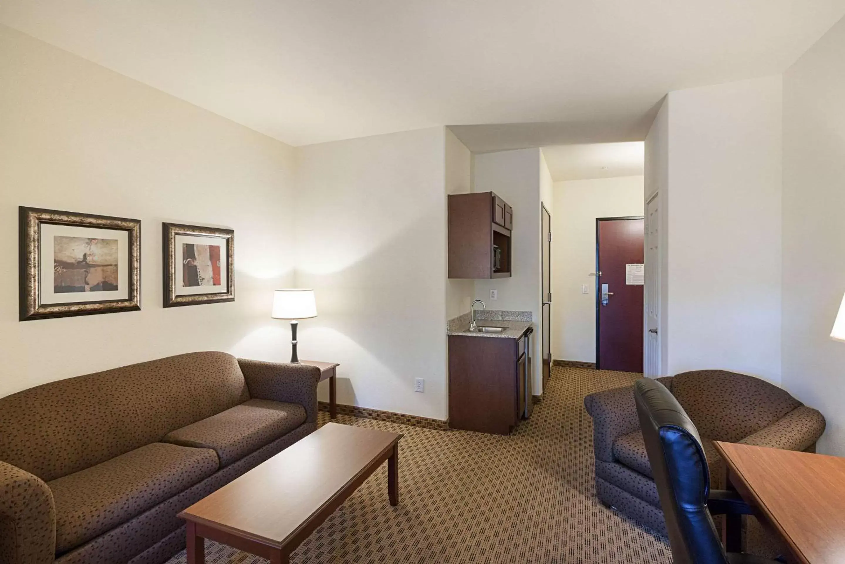 Photo of the whole room, Seating Area in Comfort Suites San Antonio North - Stone Oak