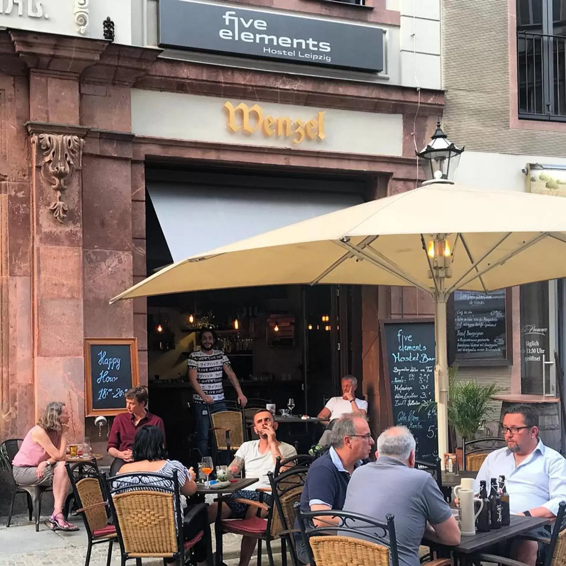 Property building in Five Elements Hostel Leipzig Property building in Five Elements Hostel Leipzig