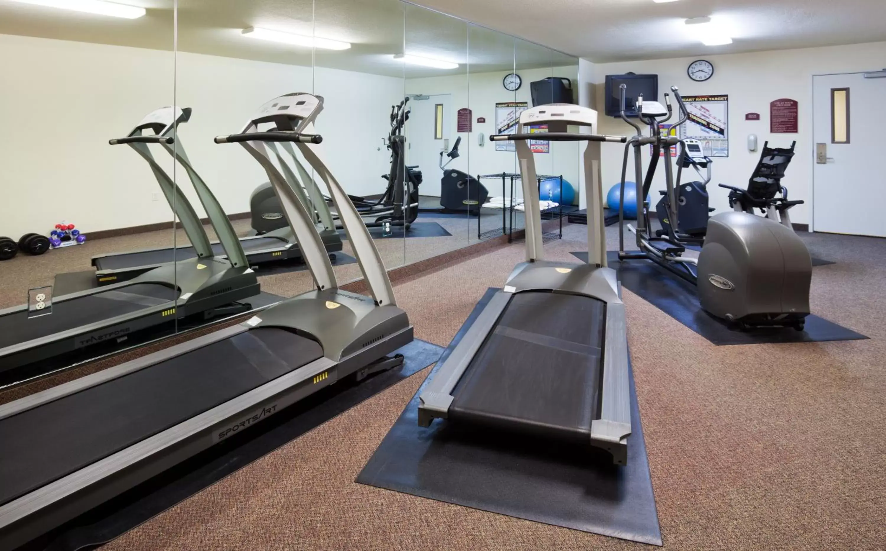 Spa and wellness centre/facilities, Fitness Center/Facilities in Holiday Inn Conference Center Marshfield, an IHG Hotel
