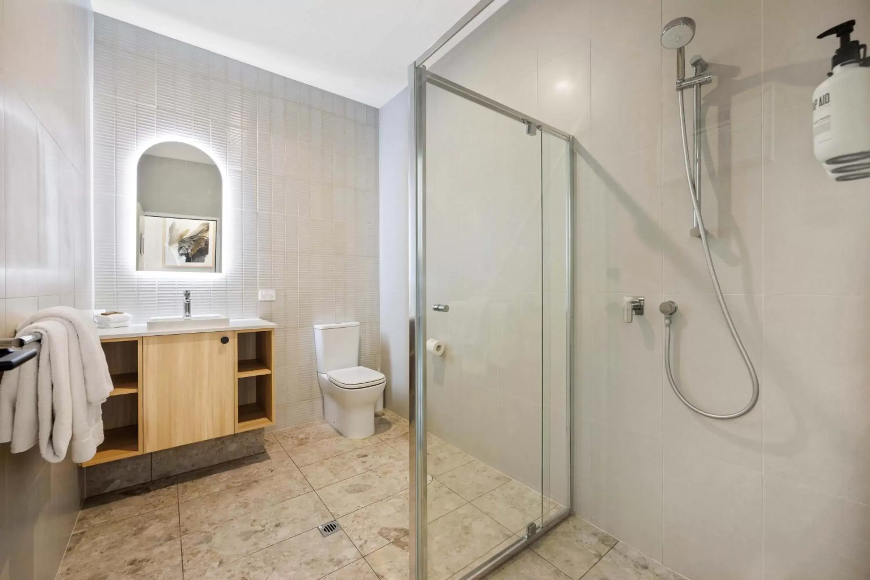 Bathroom in Comfort Inn Regal Park, North Adelaide
