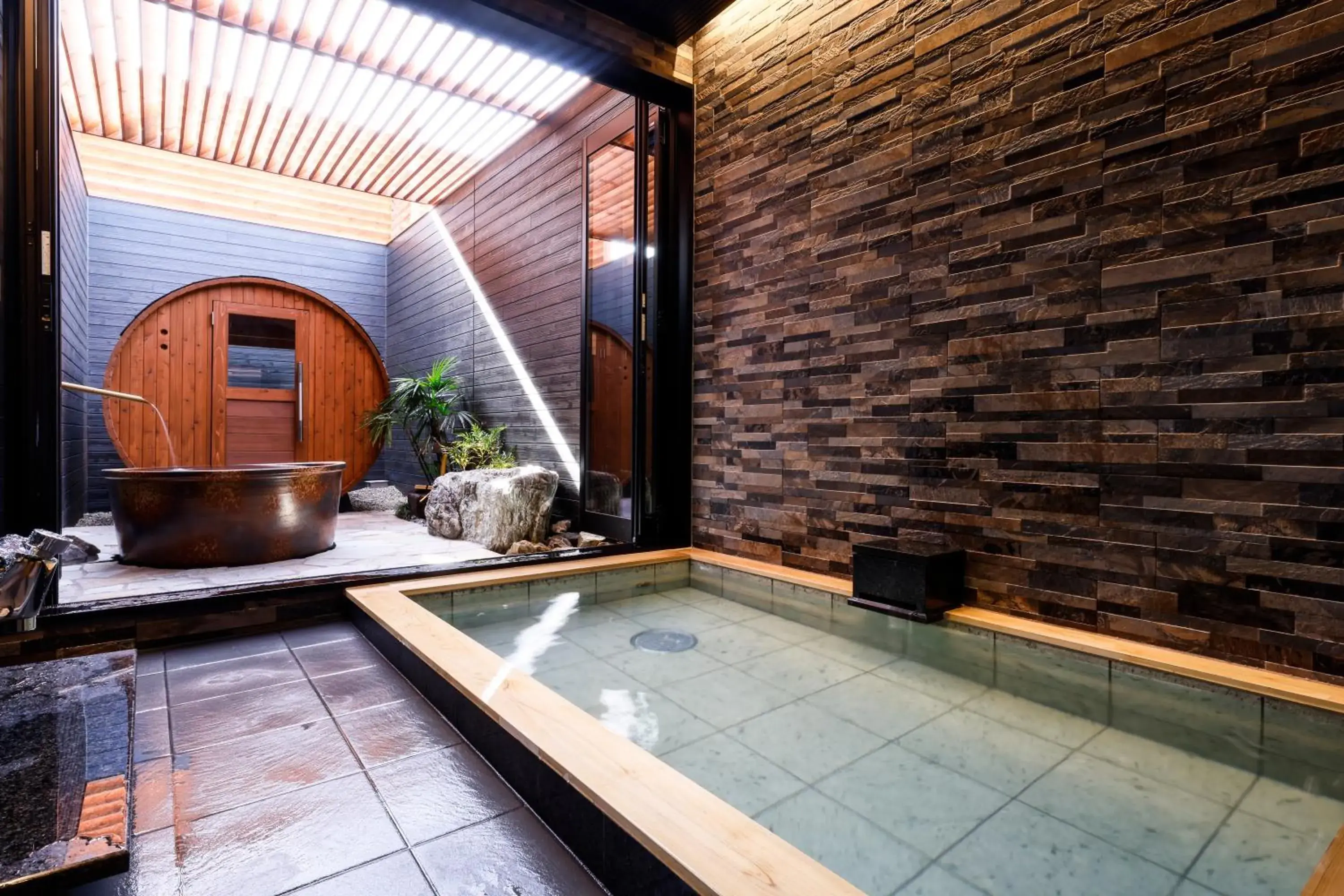 Swimming Pool in Kansai Airport Spa Hotel Garden Palace