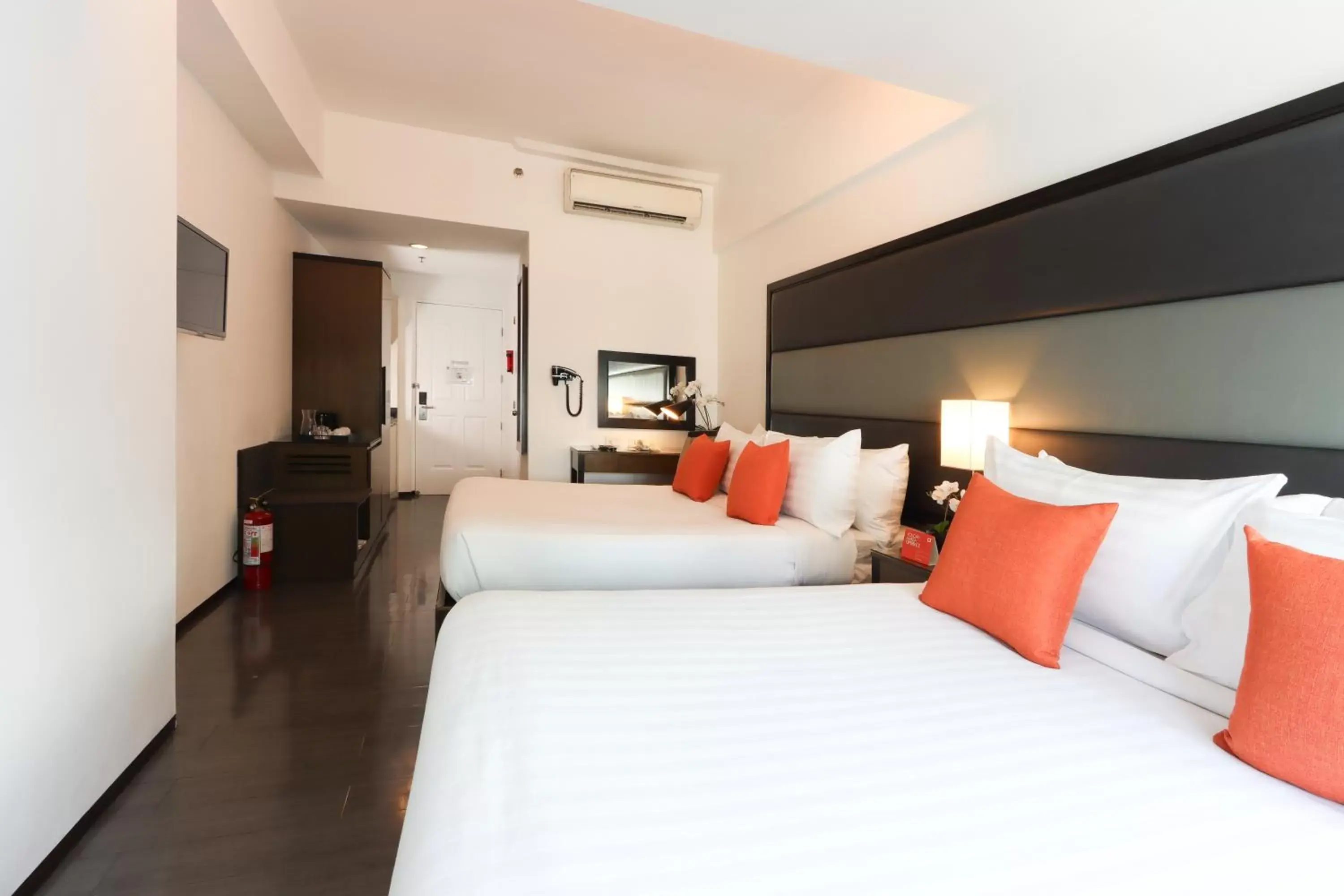 Bed in Privato Ortigas - Multiple Use Hotel