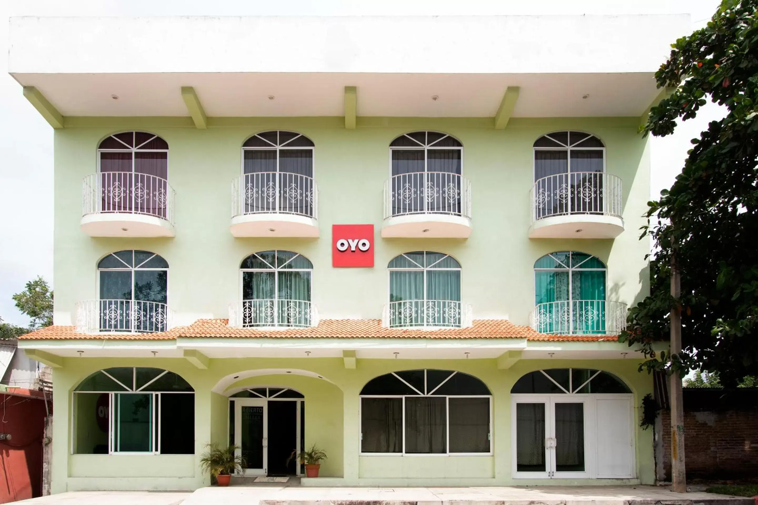 Property Building in OYO Hotel Estacion,José Cardel,Parque Central Revolución