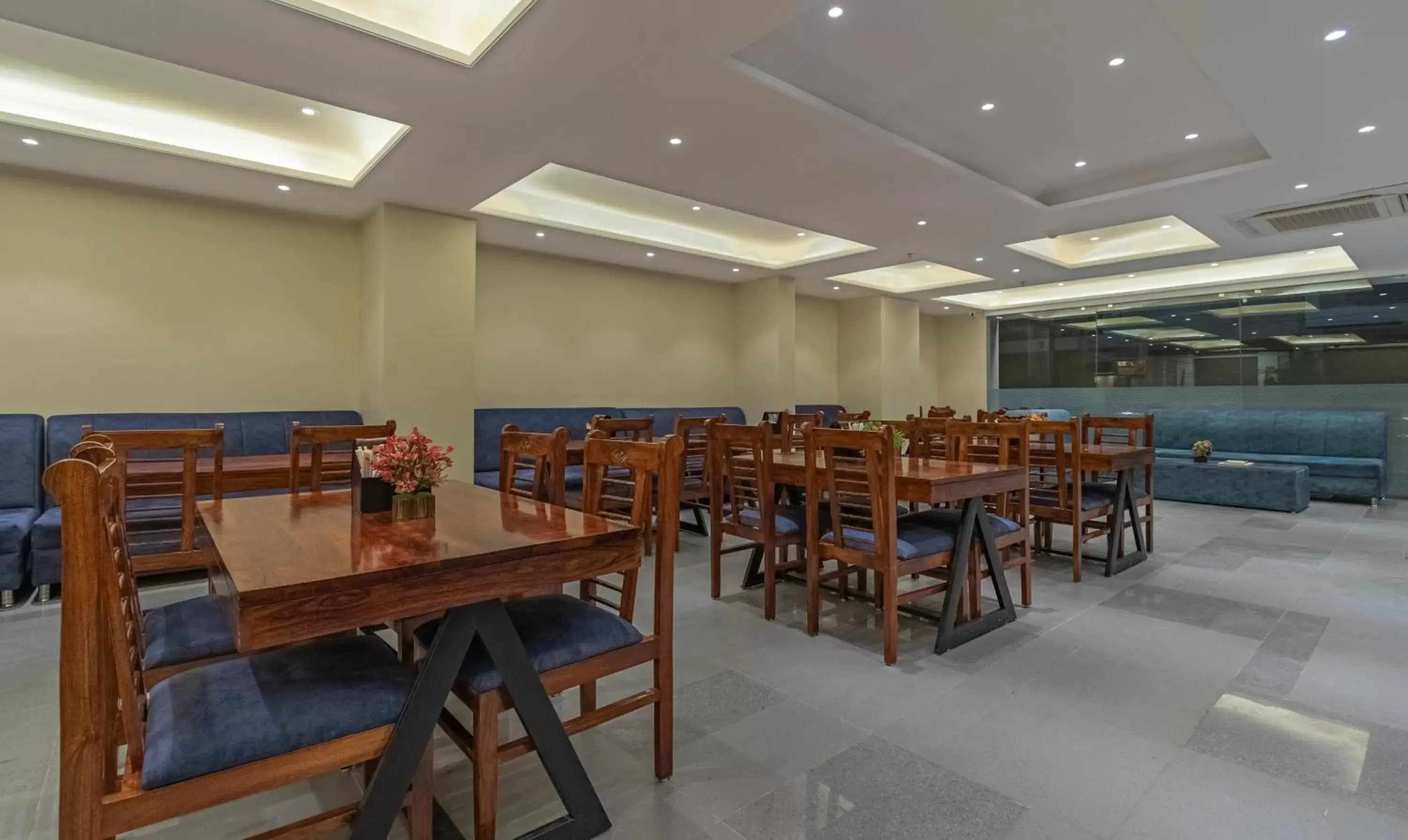 Restaurant/places to eat in Treebo Pink City Grand Restaurant/places to eat in Treebo Pink City Grand