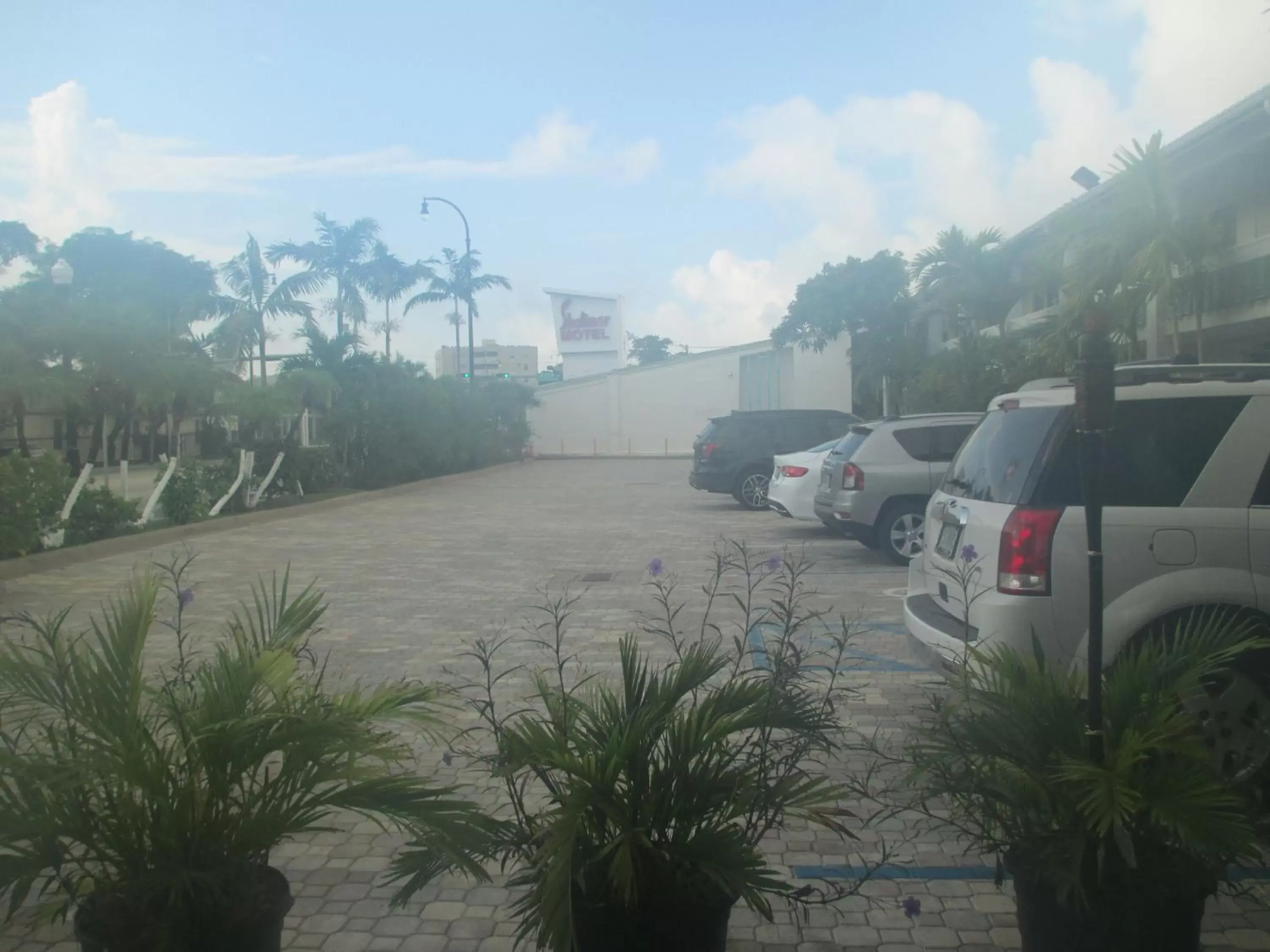 Property building in Shalimar Motel Property building in Shalimar Motel