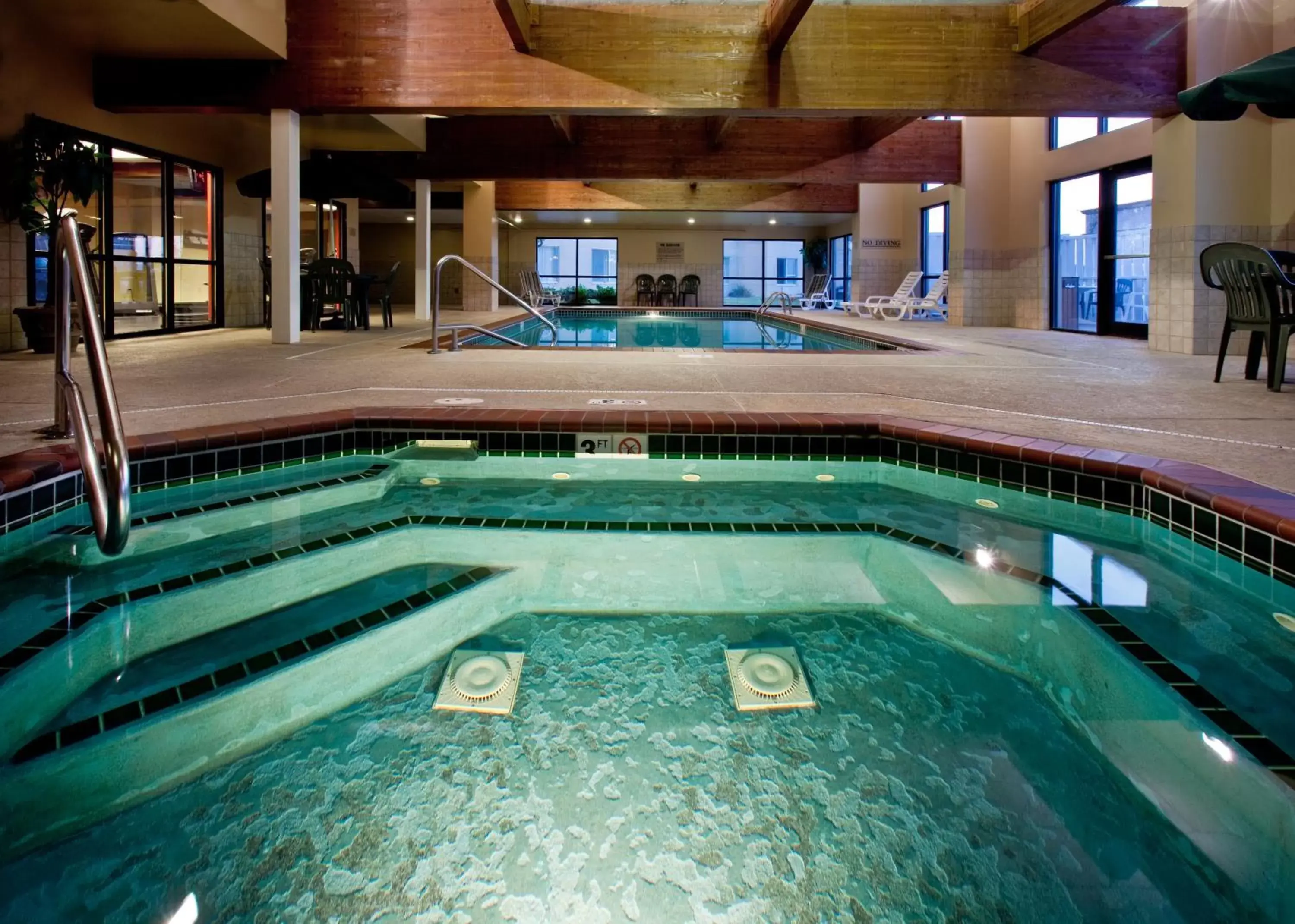 Swimming Pool in Country Inn & Suites by Radisson, Council Bluffs, IA