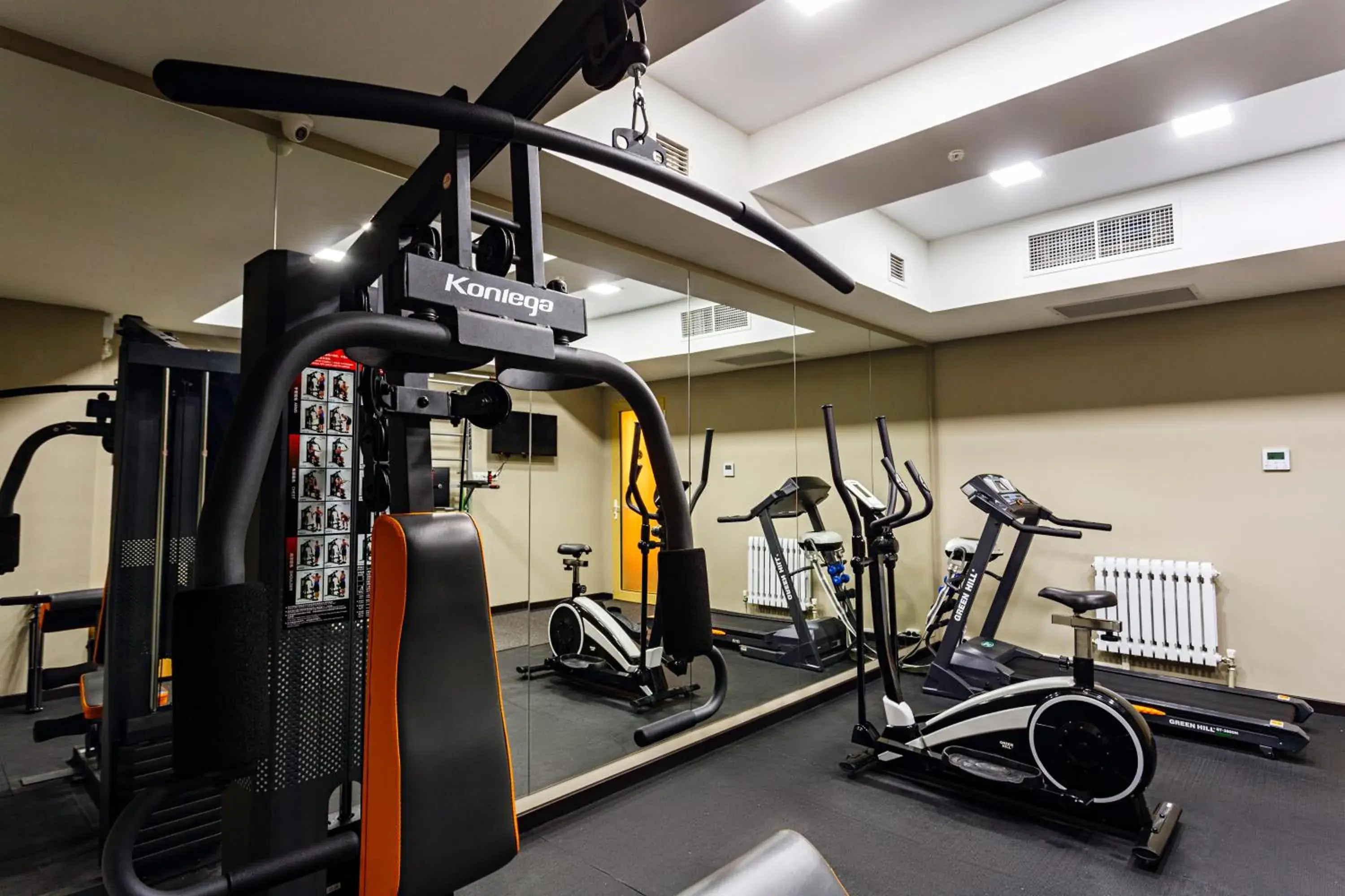 Fitness centre/facilities, Fitness Center/Facilities in Solutel Hotel