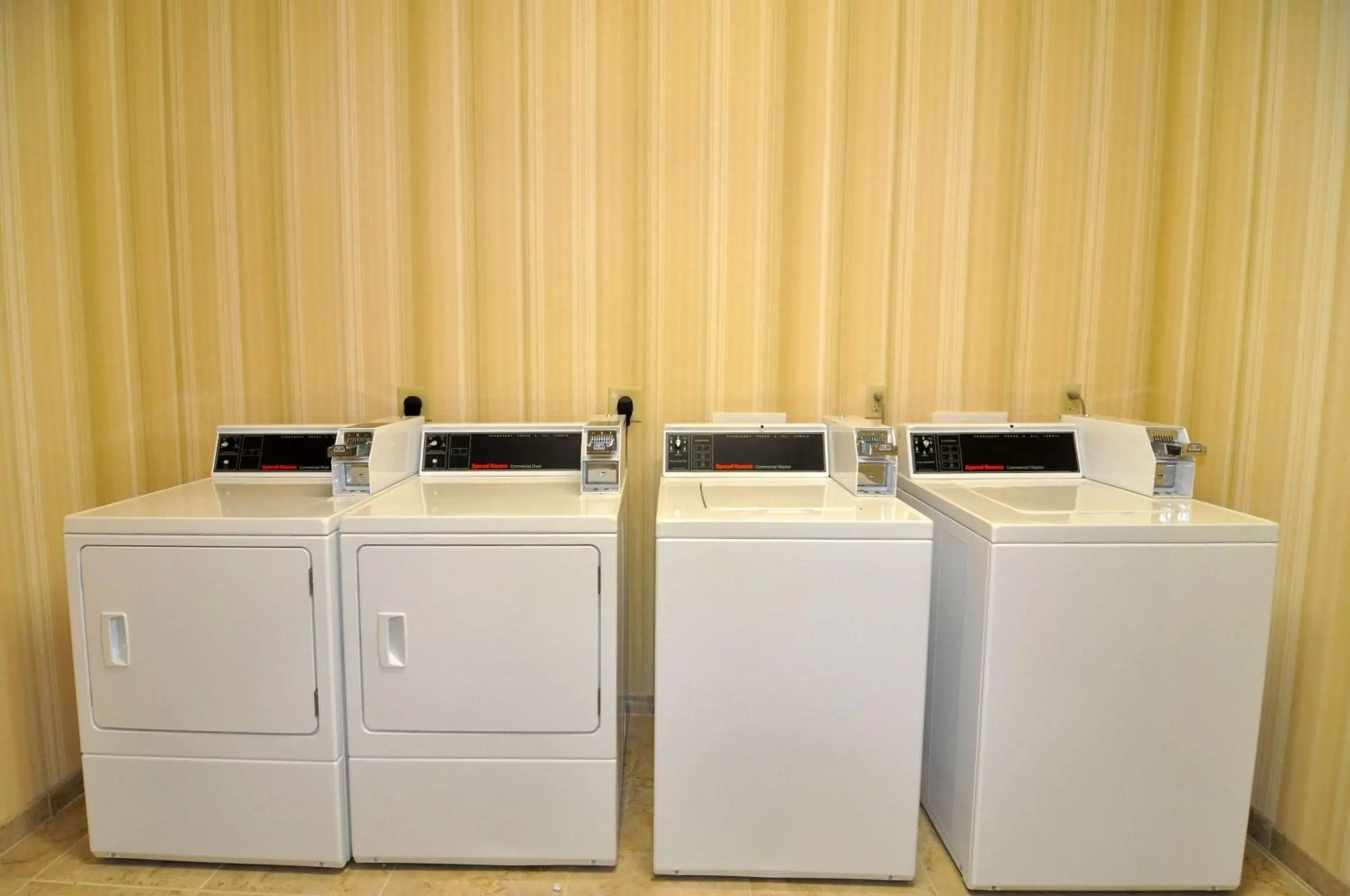 On site, Kitchen/Kitchenette in Country Inn & Suites by Radisson, Pensacola West, FL