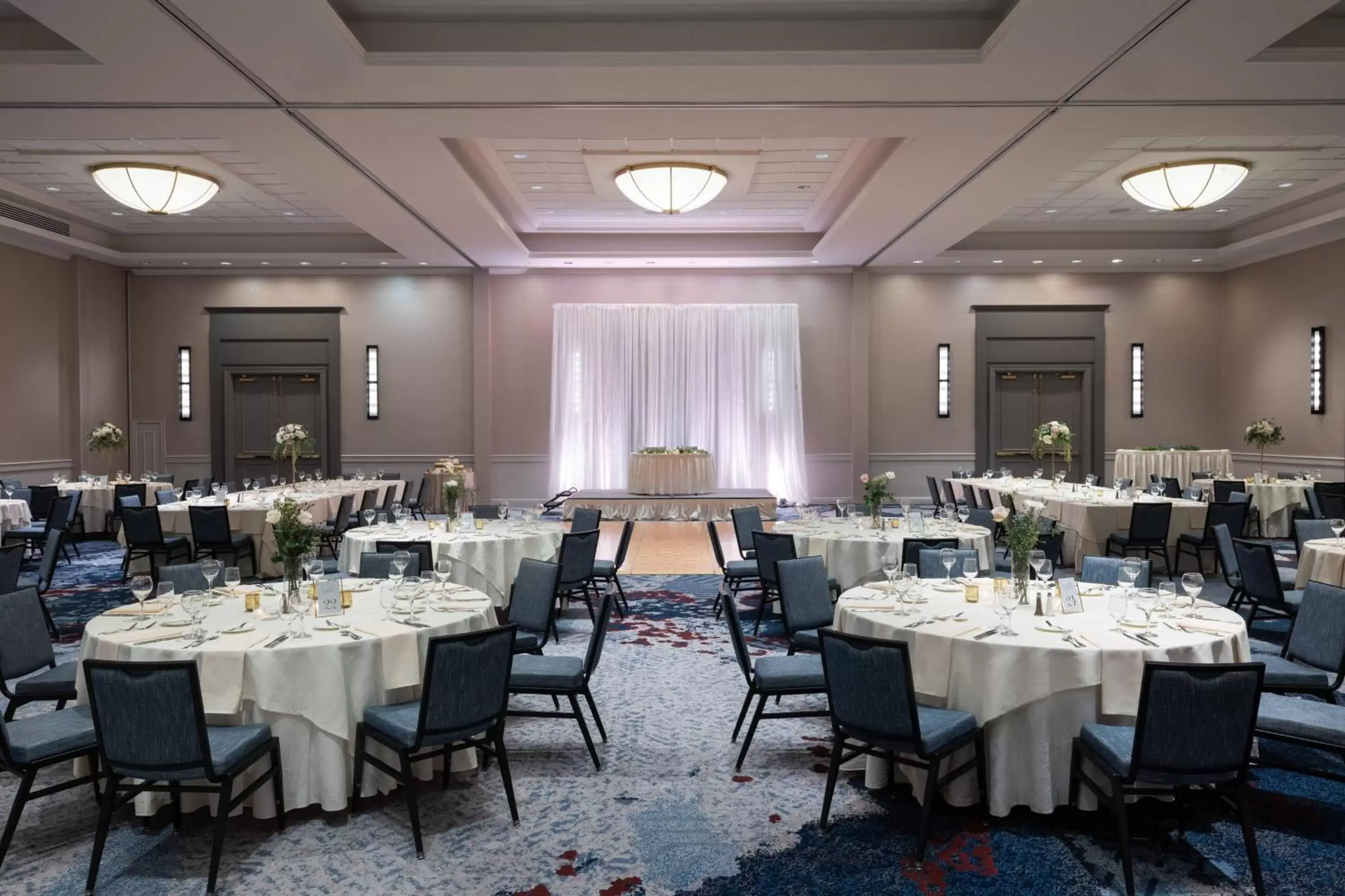 Meeting/conference room, Restaurant/Places to Eat in Mystic Marriott Hotel and Spa