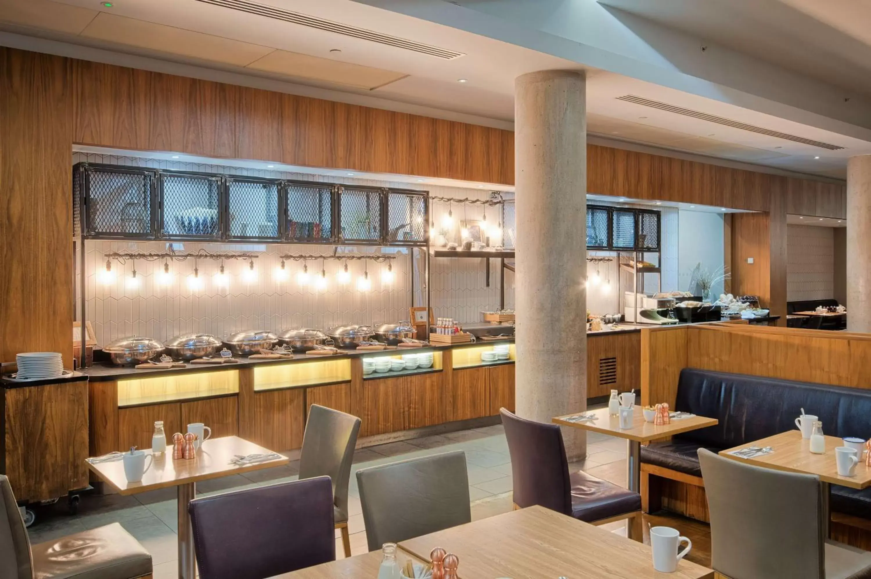 Breakfast, Restaurant/Places to Eat in DoubleTree by Hilton Leeds