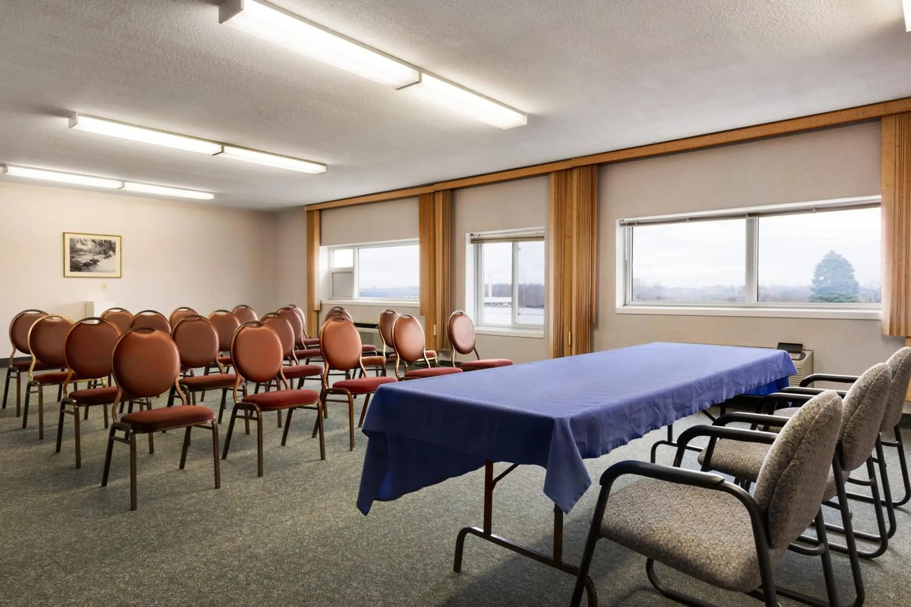 Meeting/conference room in Days Inn by Wyndham Brockville